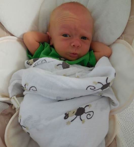 funny-baby-face-pose