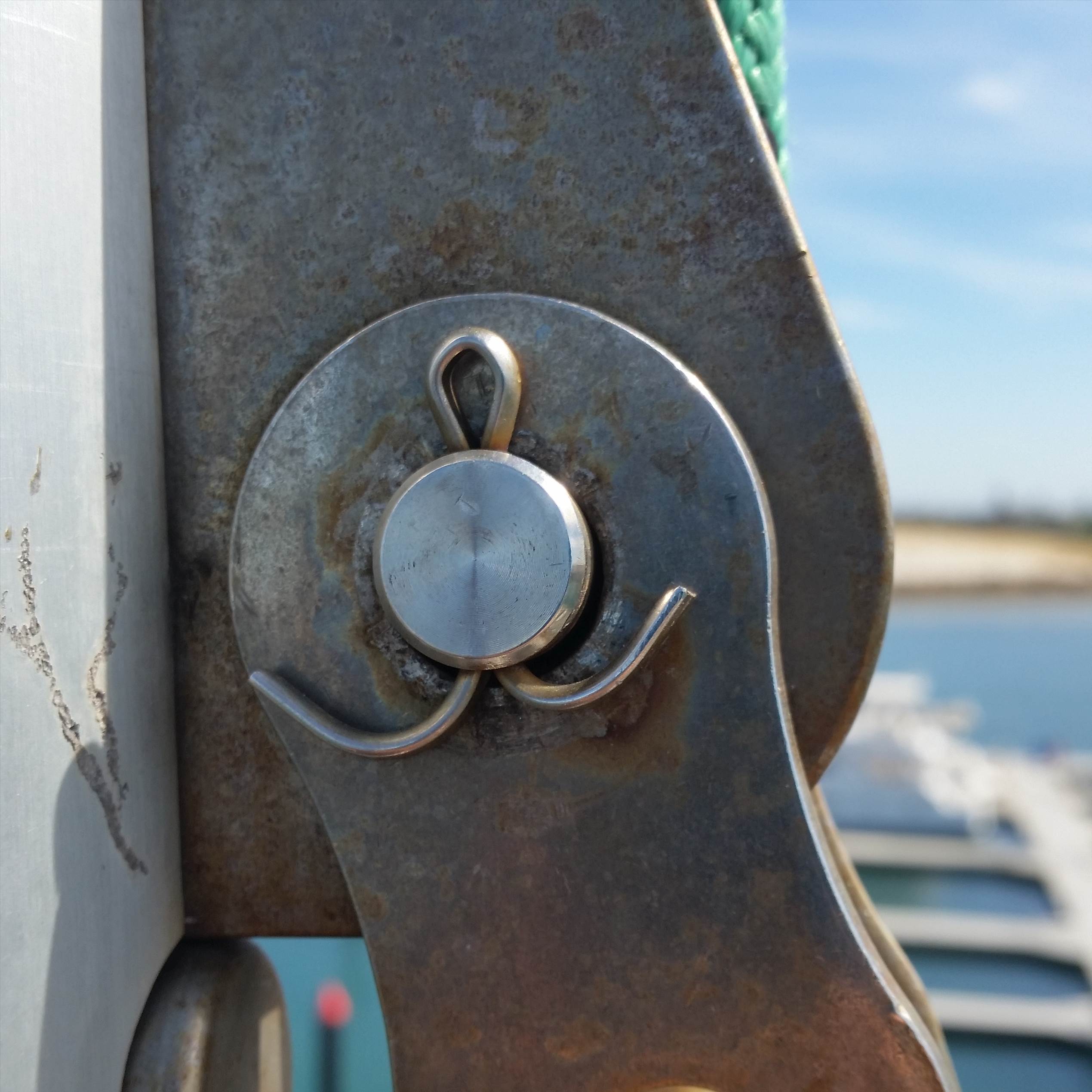 Bent cotter pin