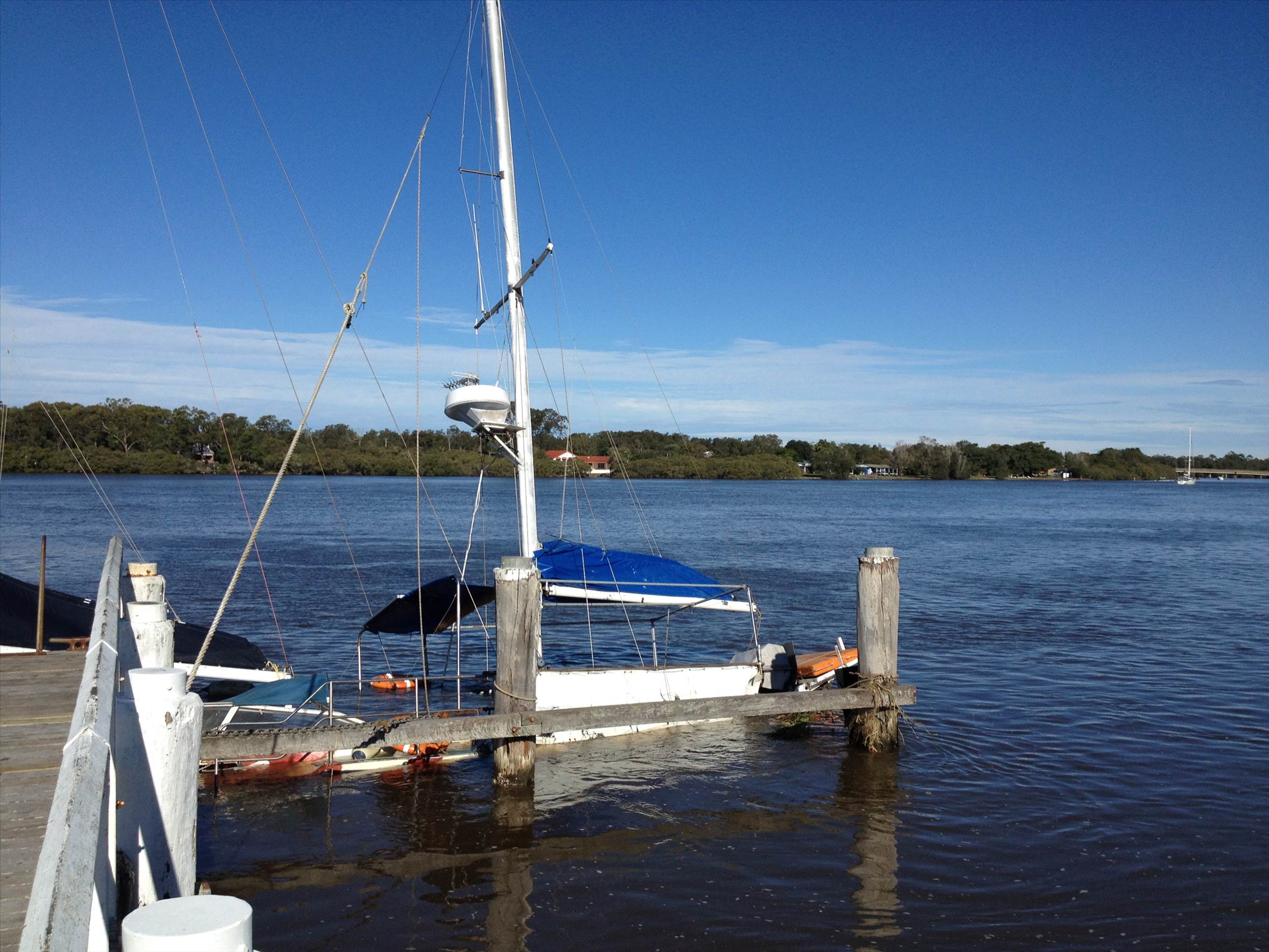Sunk YACHT June 2016