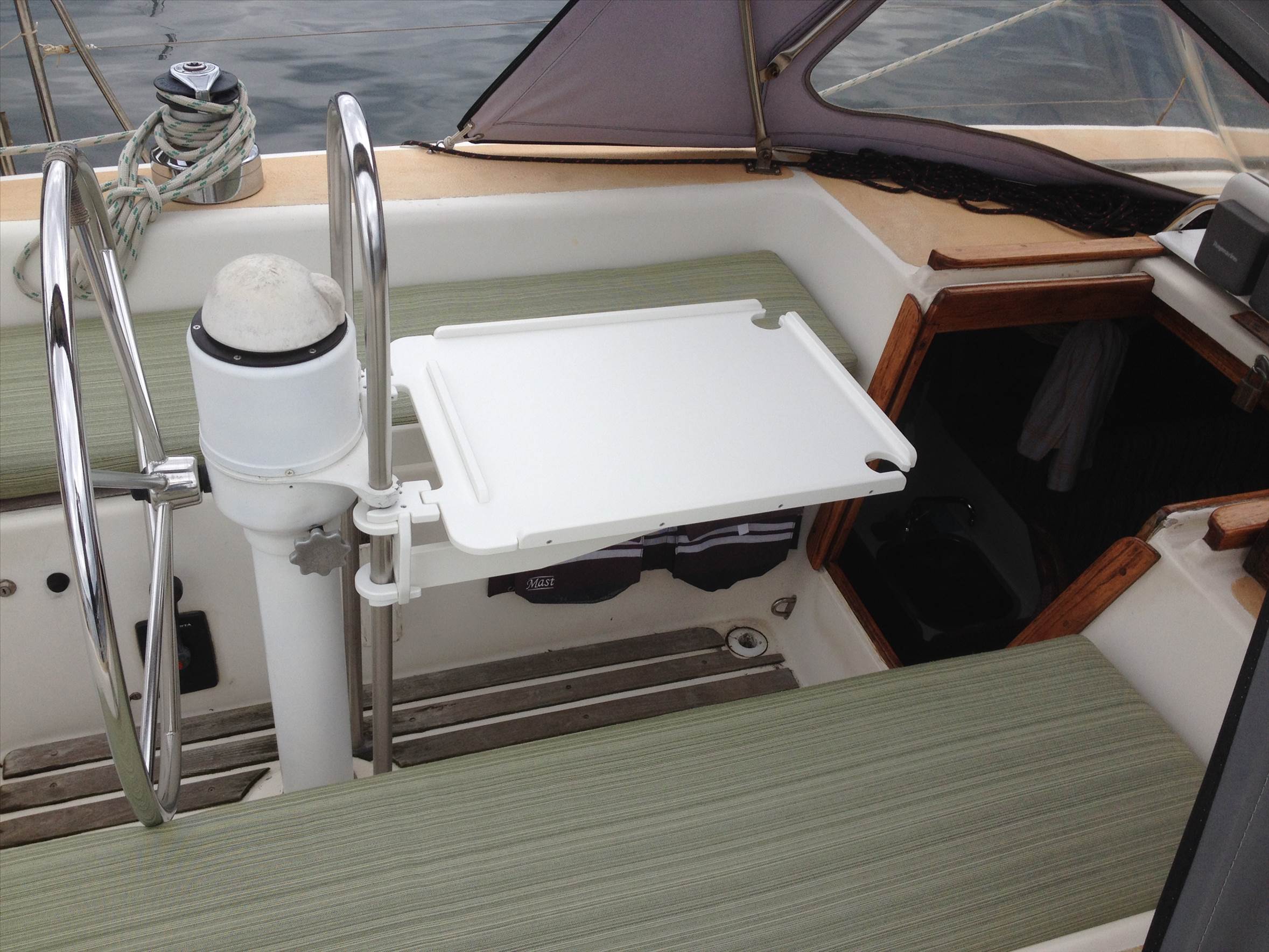 Cockpit Table