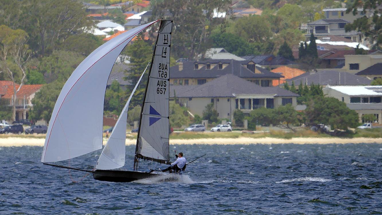 14 foot skiff race