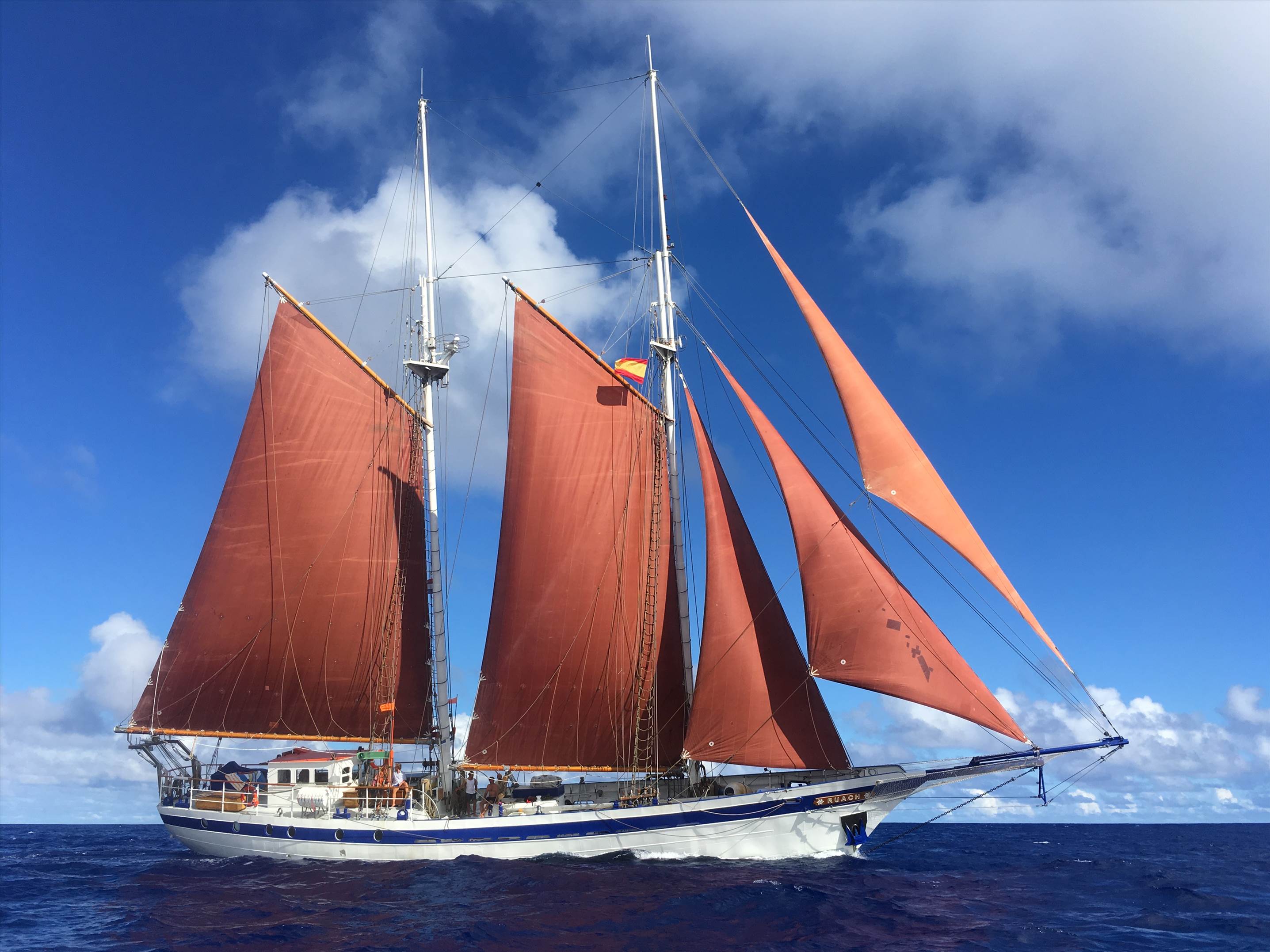 ywam-ships-newcastle-ruach-full-sail