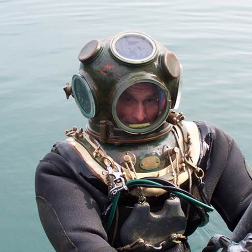 hard-hat-diving-suit sq