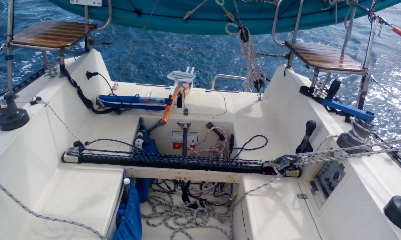 R full cockpit