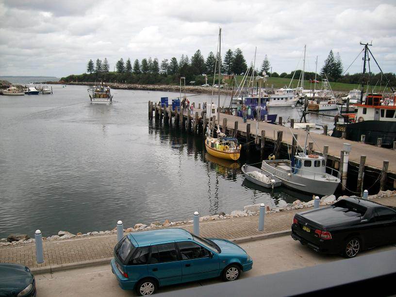 bermagui%20alongside