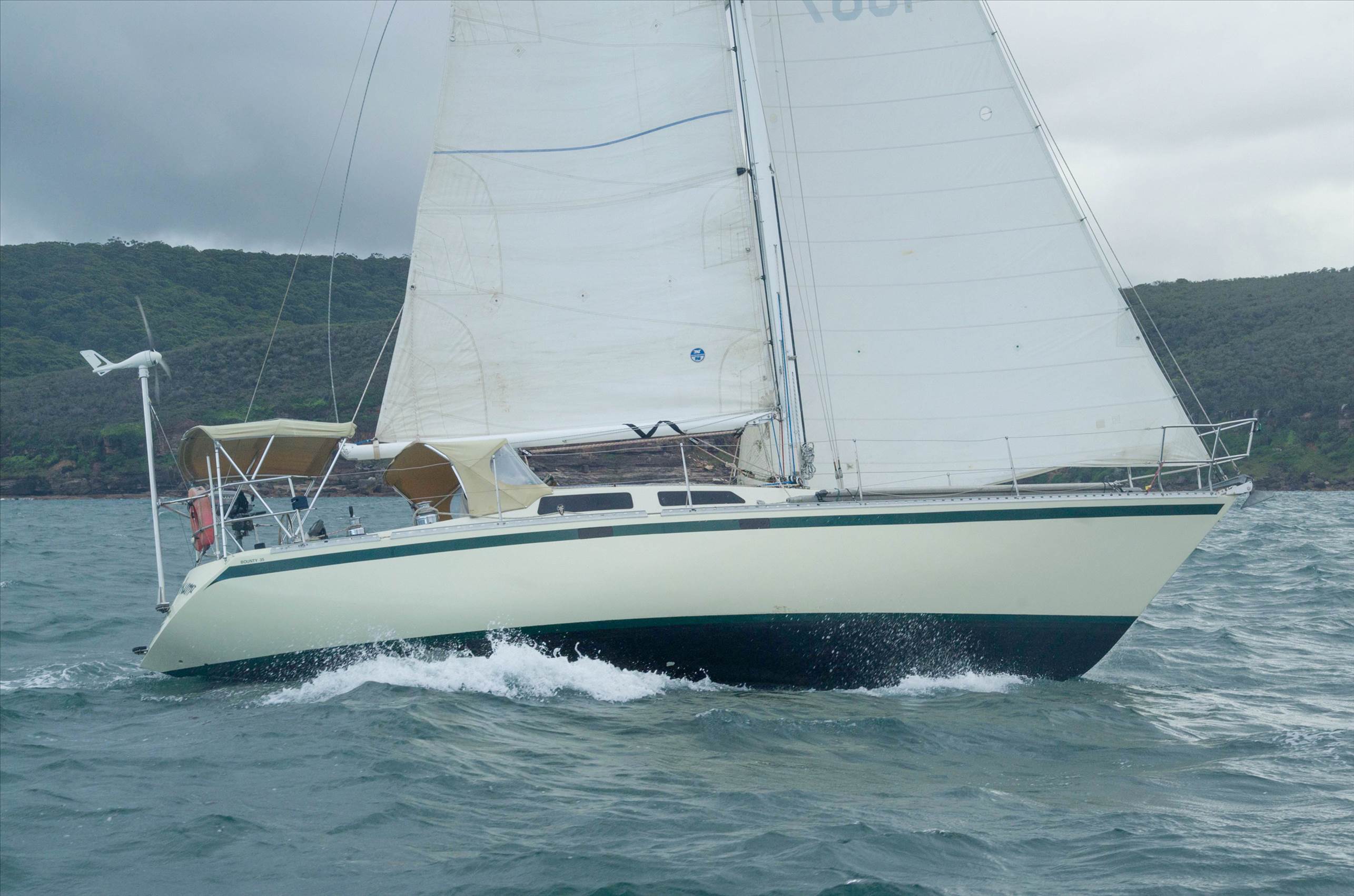 Bounty 35 off Maitland bay area