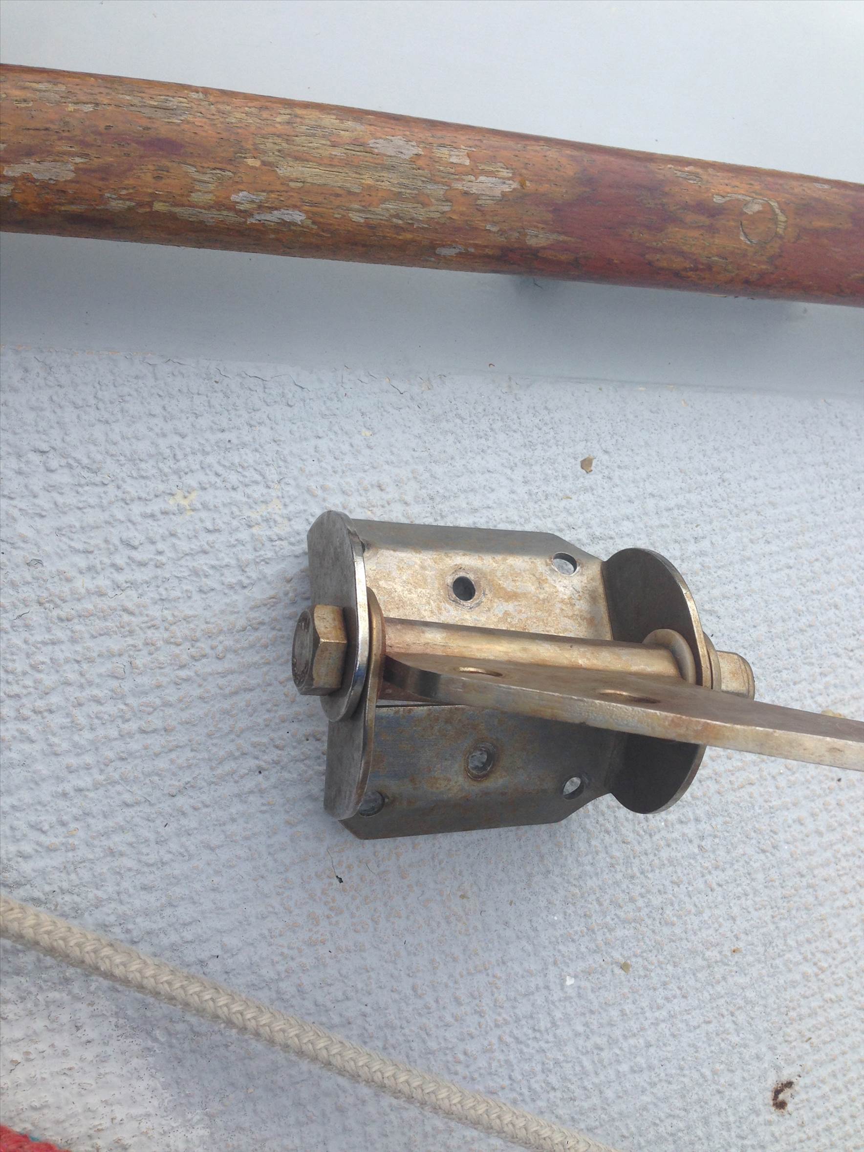 bent boom vang fitting