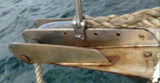 Adams 31 anchor roller