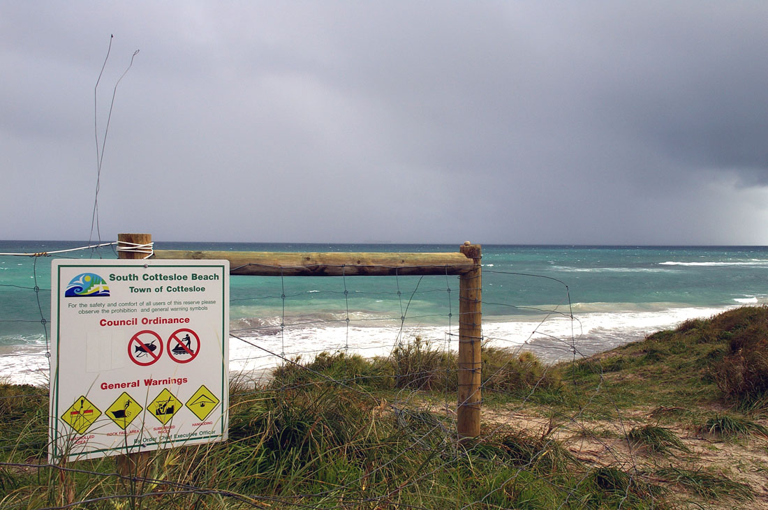 Warning: Hanggliders!