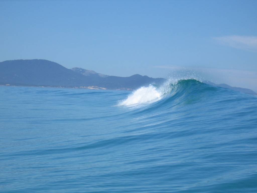 A nice glassy 3 footer