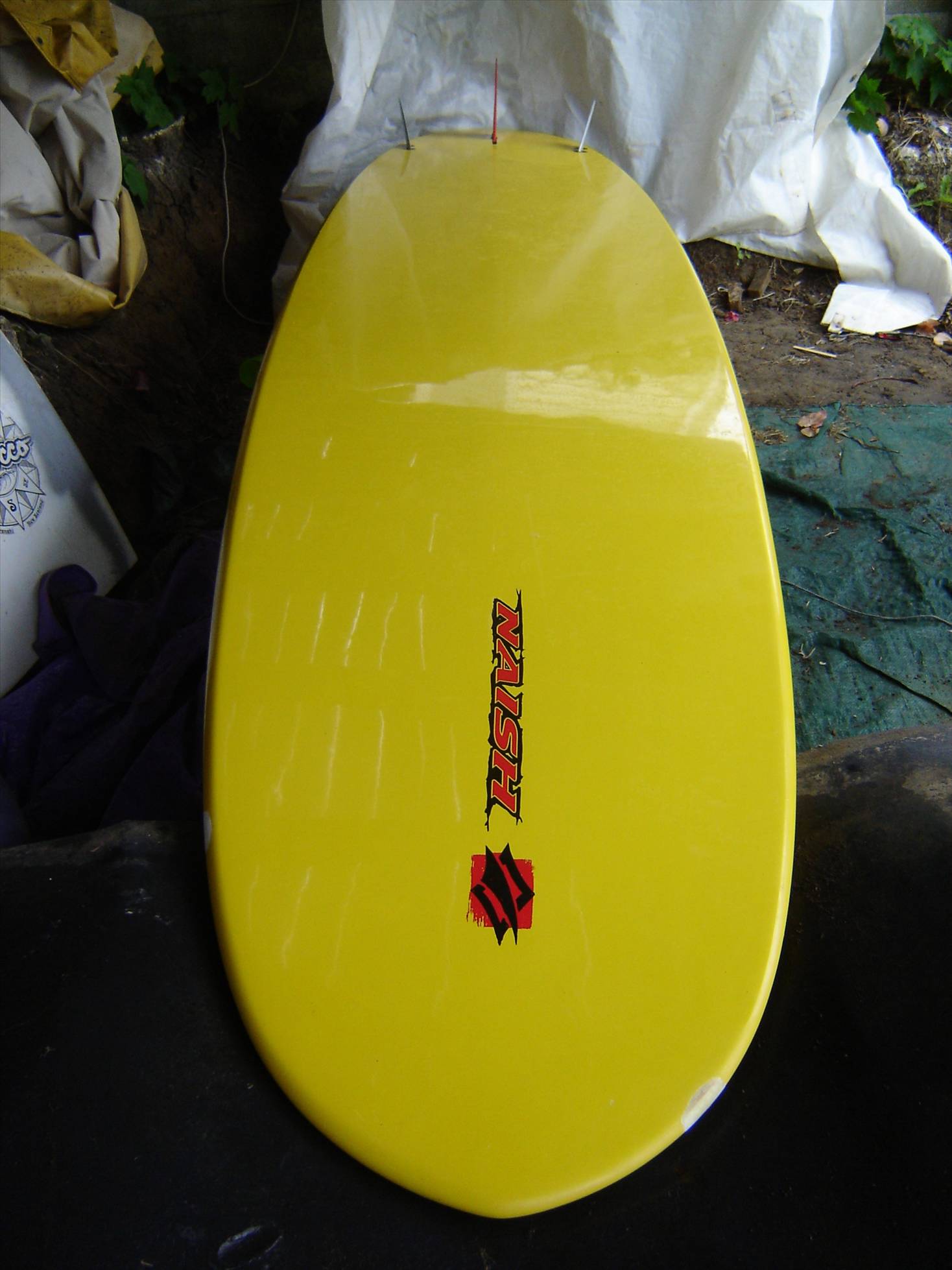 106\" SUP with small H2 FCS side fins & 7 3/4\" flexy centre fin
