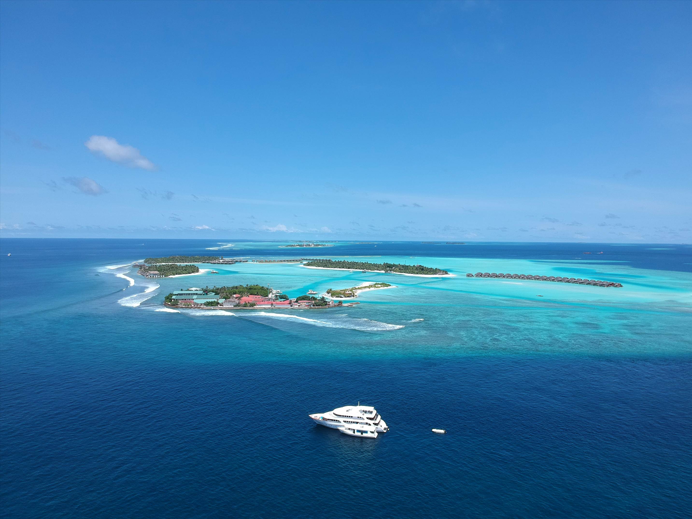 Maldives SUP Surfing