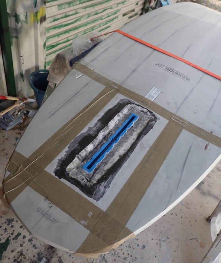 Idea of the size of the fin surround repair.