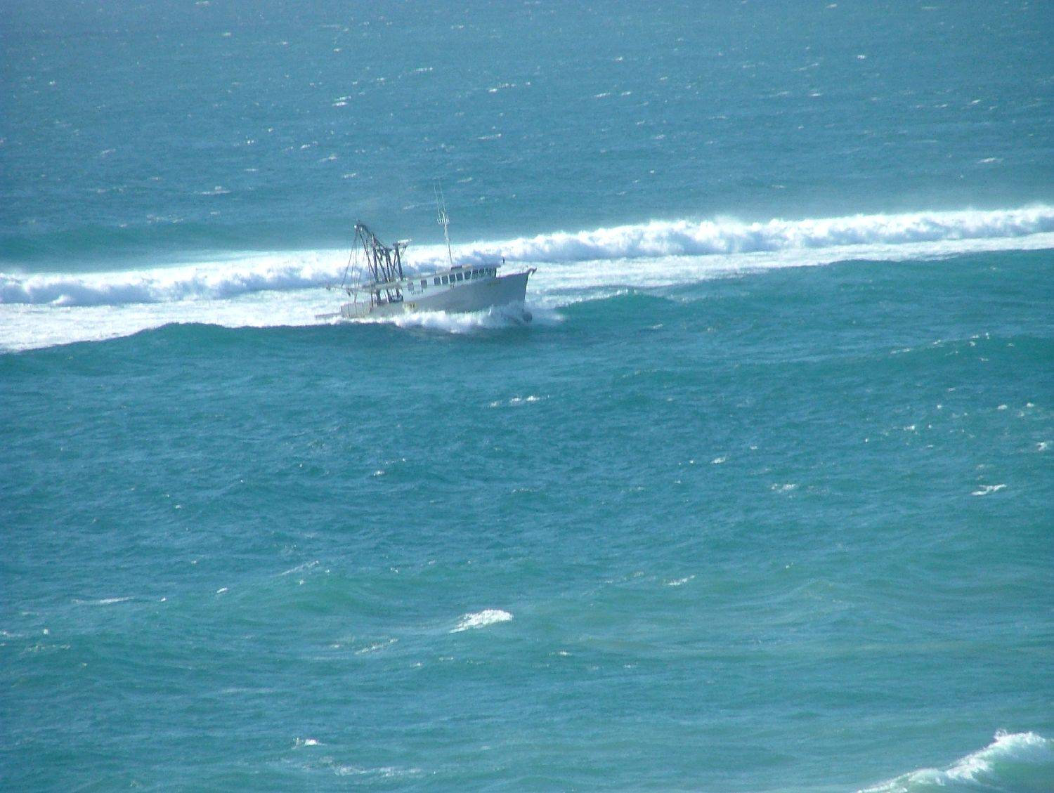 trawler surfing 005