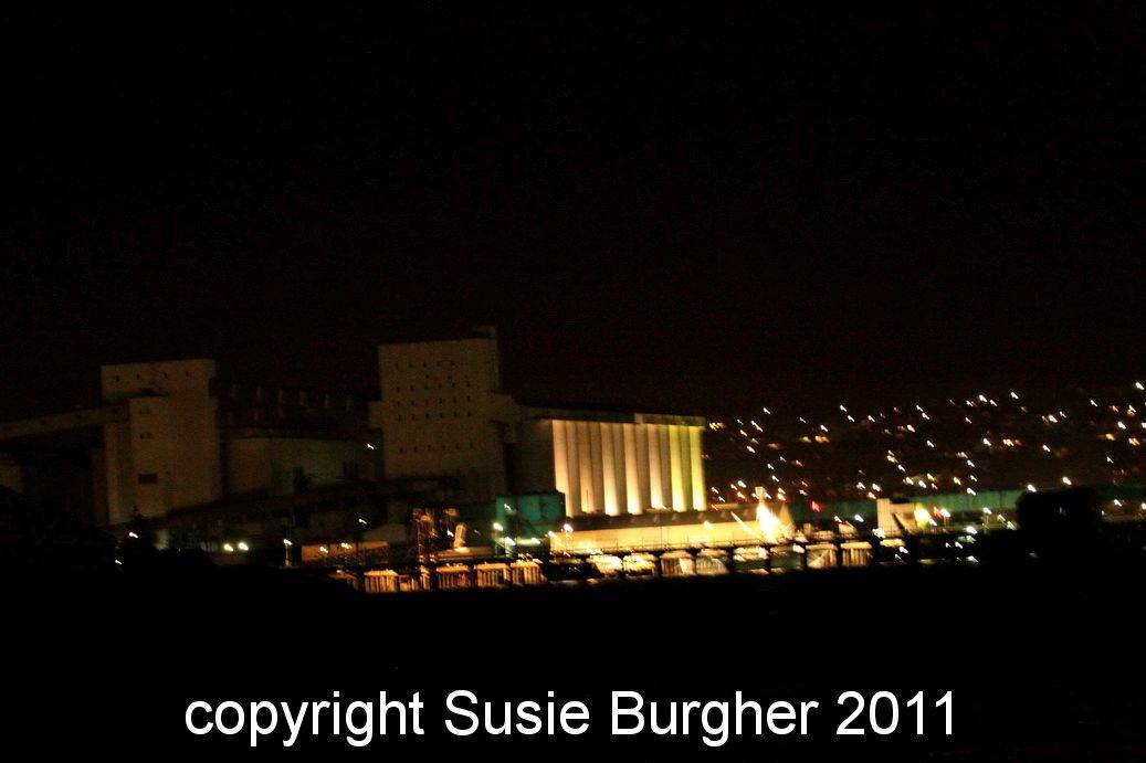Pt Lincoln at night