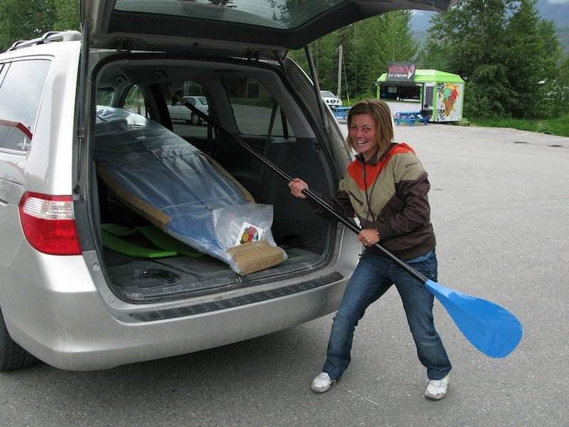 blue paddle girl