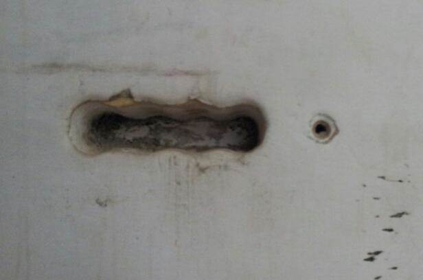 M8 insert hole
