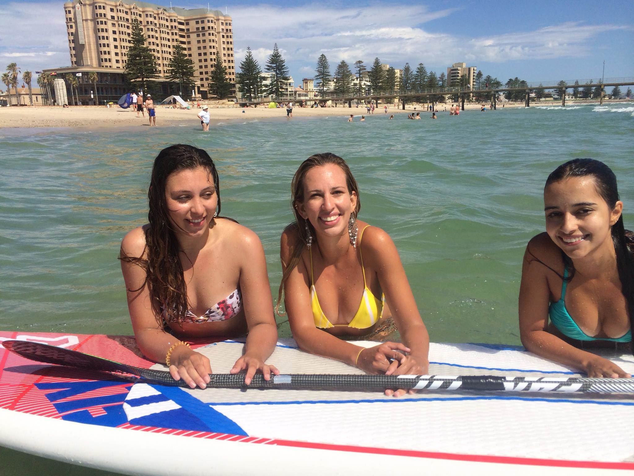 SA sup chicks