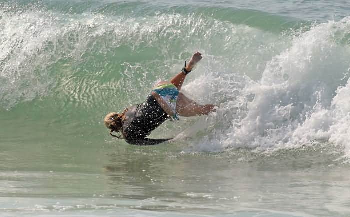 surfer-wipeout-big-waves21