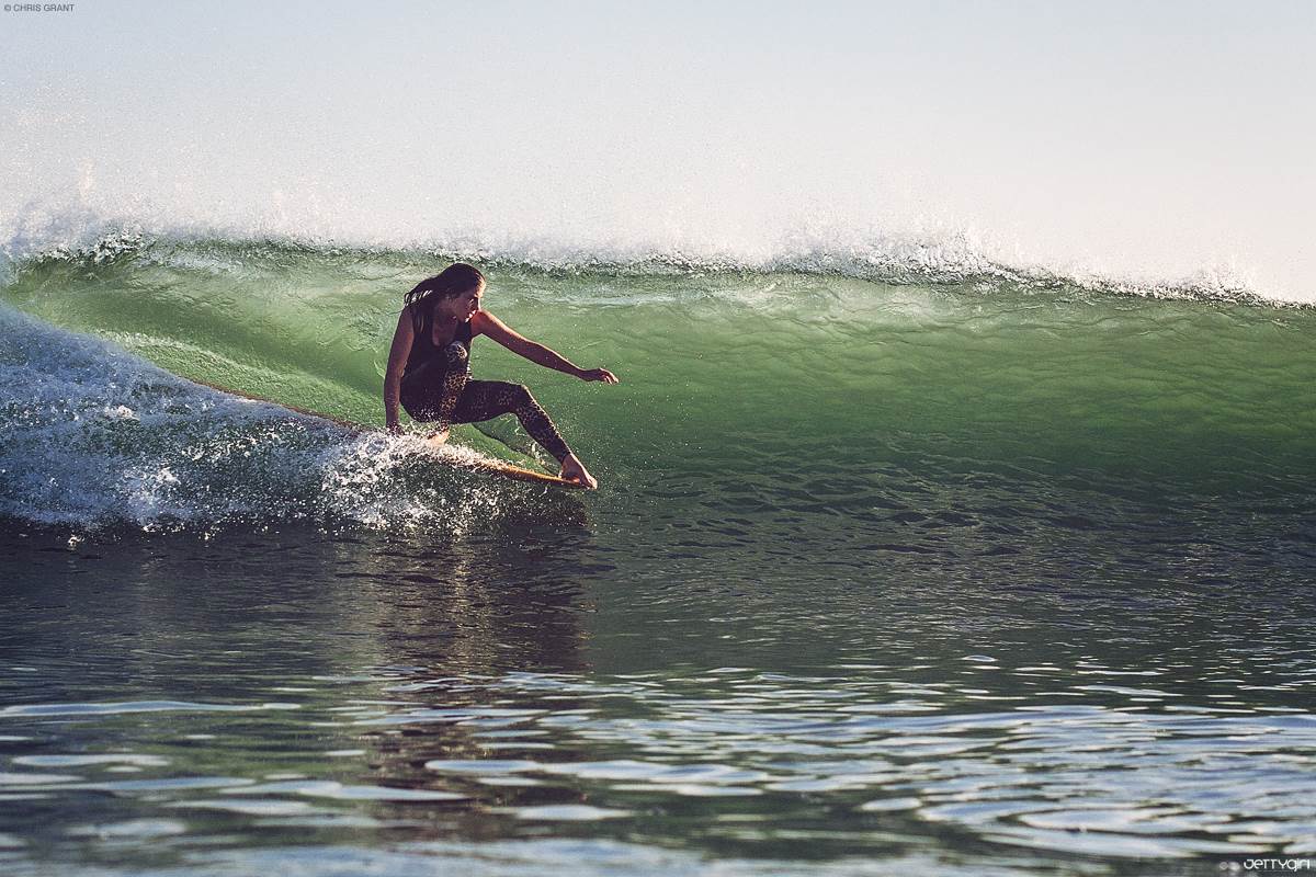lindsay-steinriede-backside-five-noseride-chris-grant-surf-photo-for-jettygirl