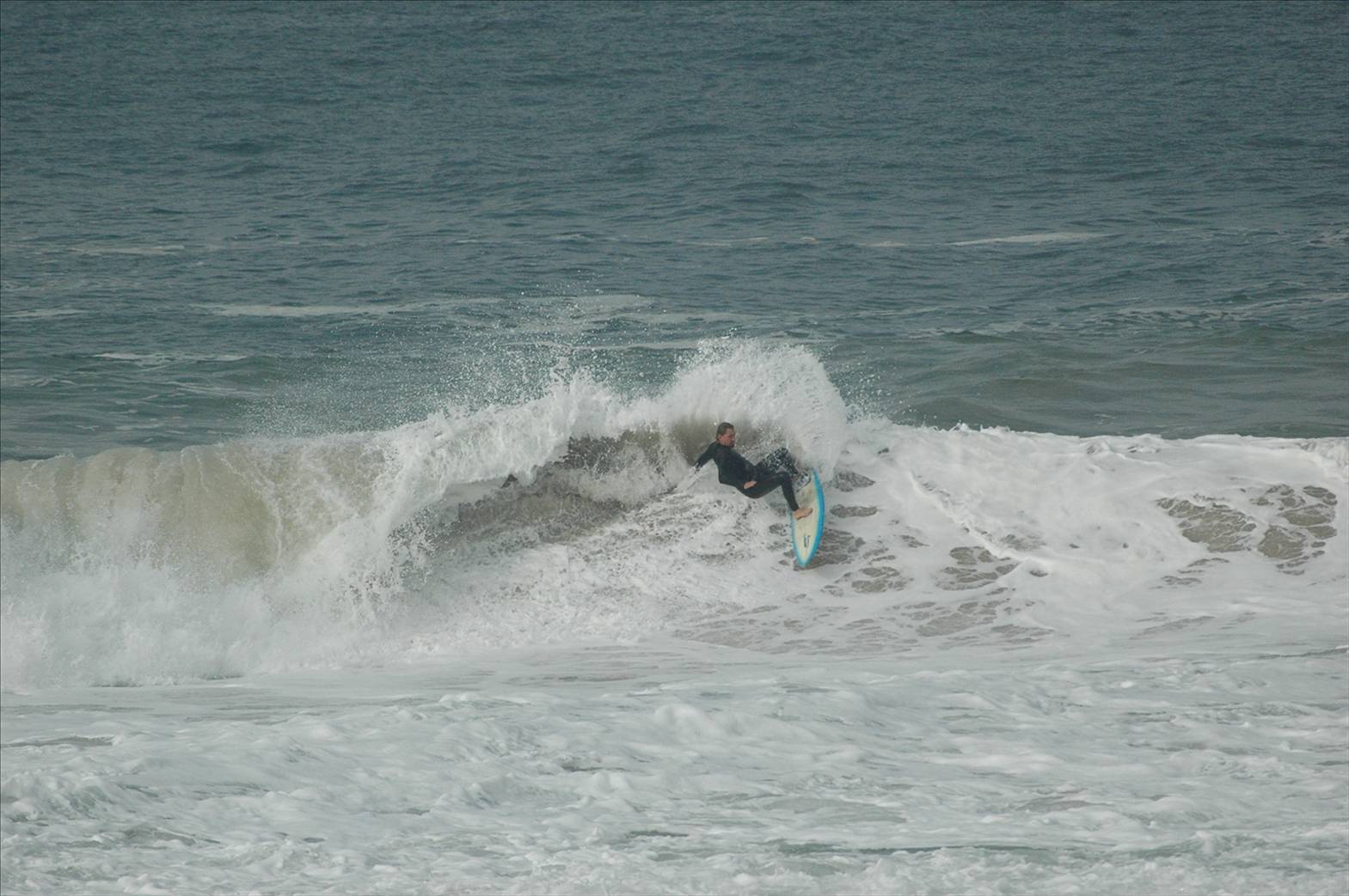 Bolly doing a layback snap!