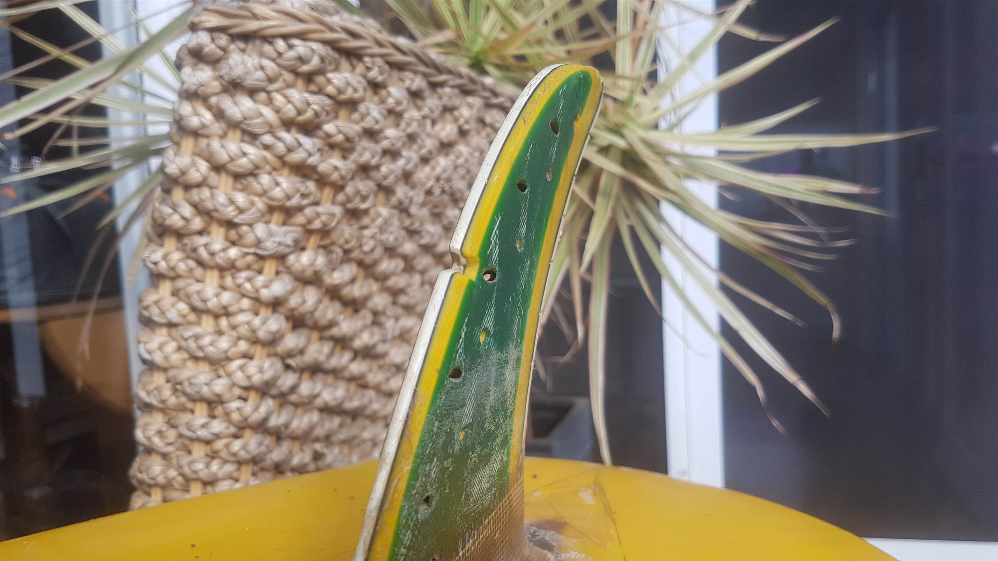 Yellow shred stick