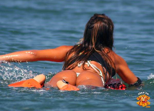 hot-ass-babe-paddling