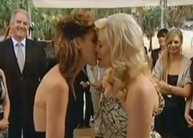 daisy betts daisy and katherine hicks kiss bnnbaqxq.sized