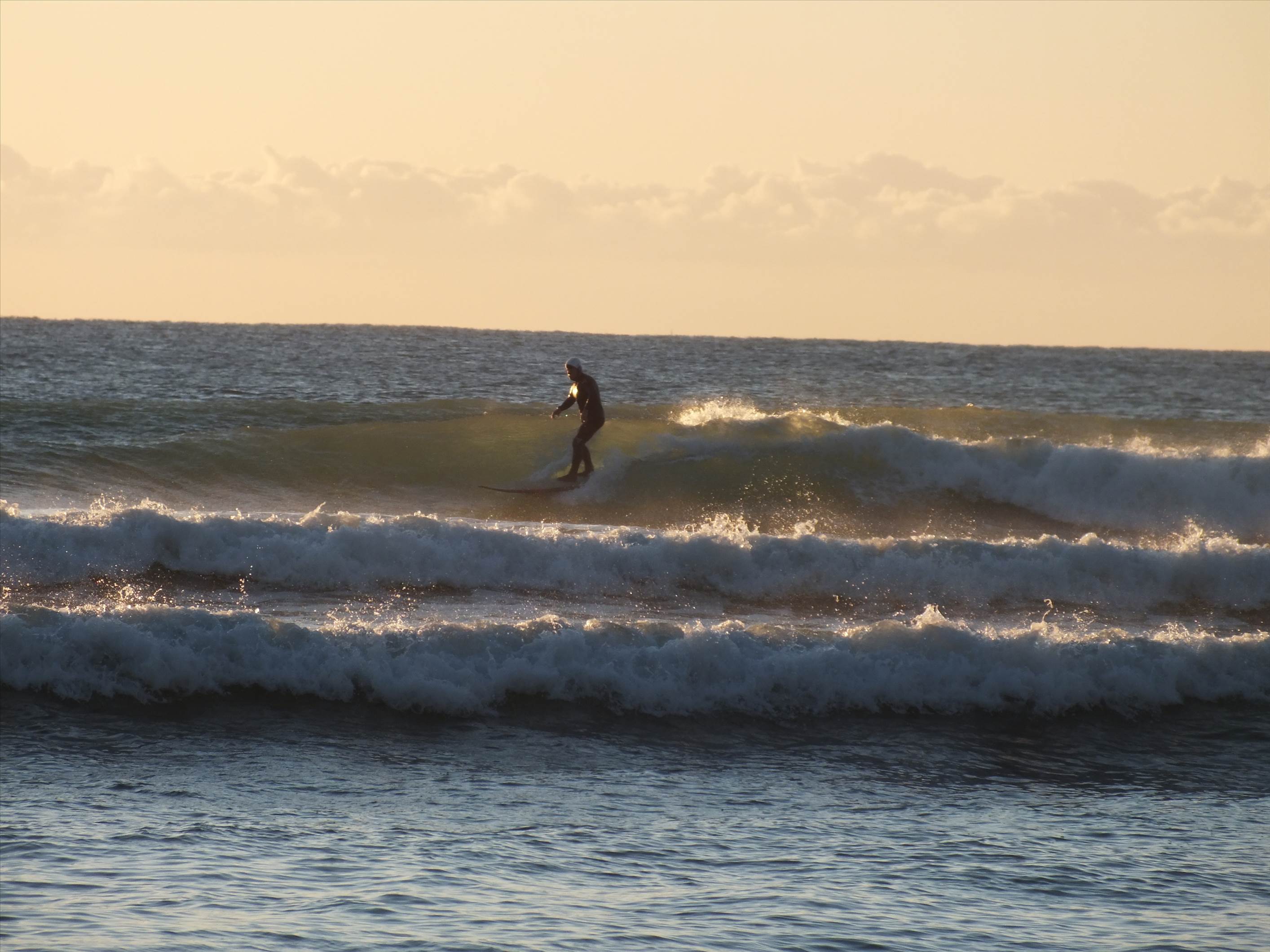 Small surf at Mak