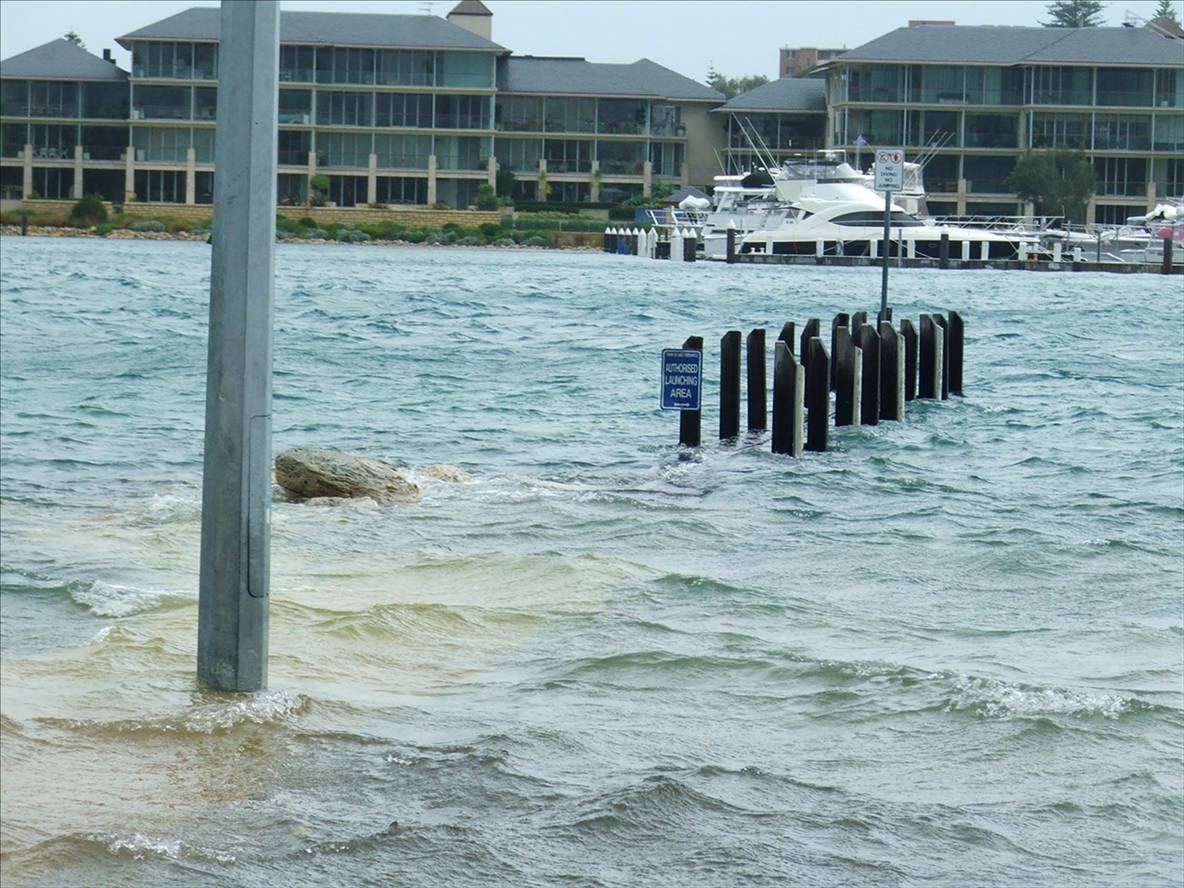 Dont think we will luanch the dingy today