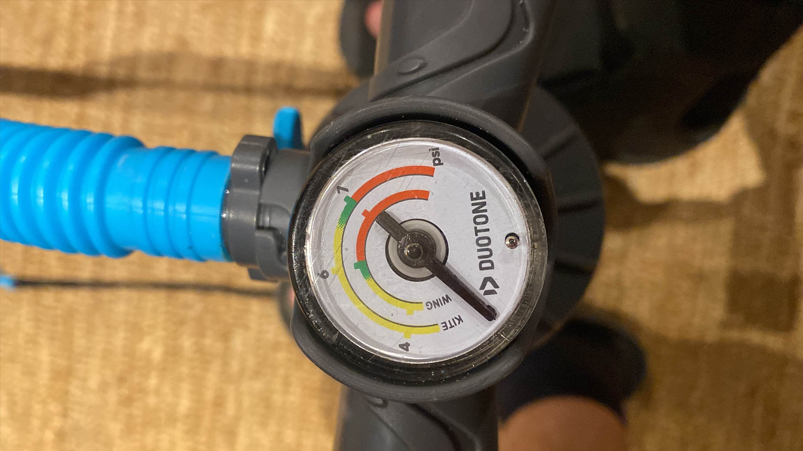 Duotone pump
