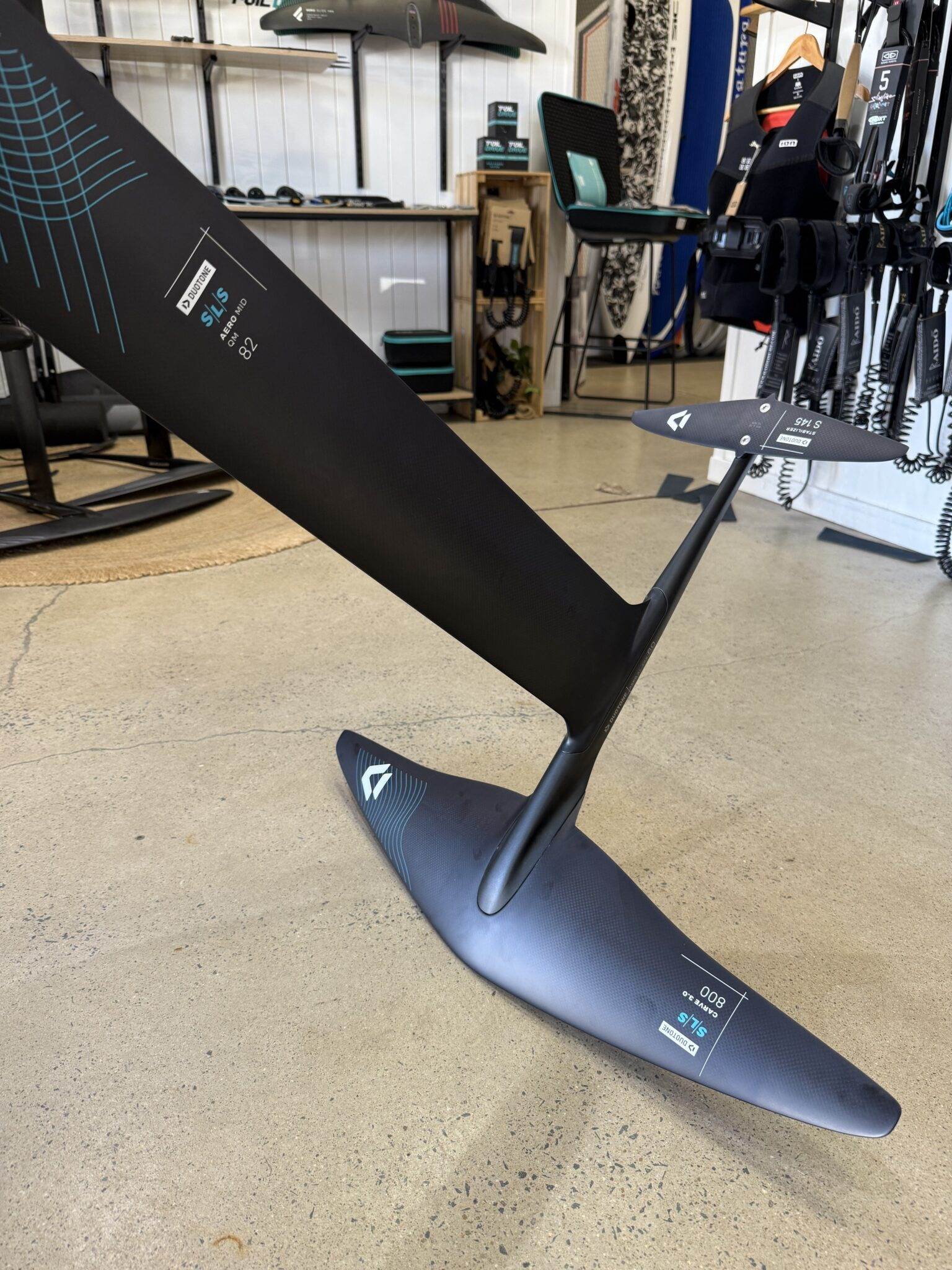 Duotone Hybrid SLS 2022 5'2" + Carve 3.0 SLS 800 Foil + Quick Mount 82cm Mast