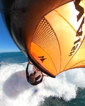 Naish MA850 jumps jibes