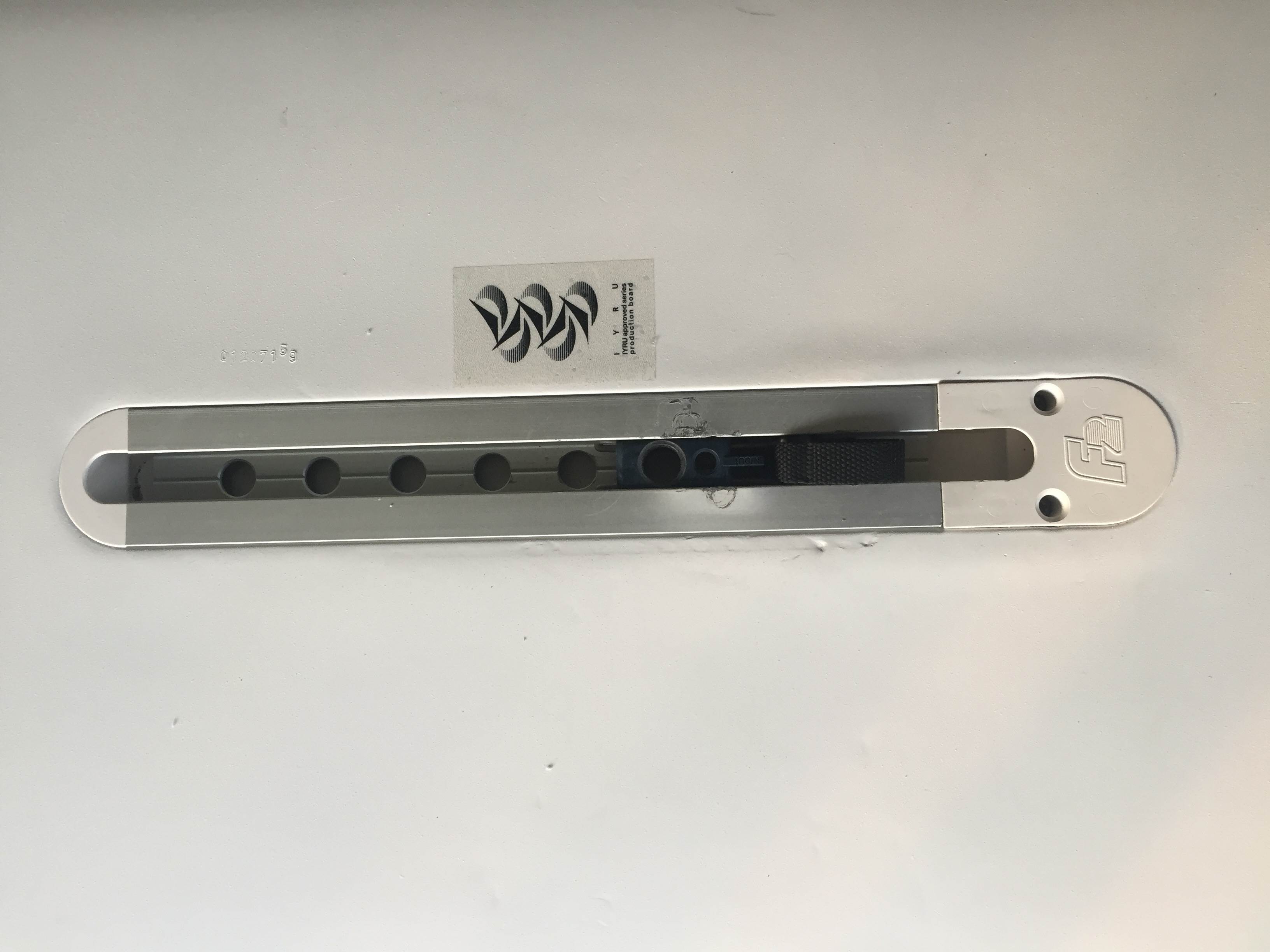 F2 mast track