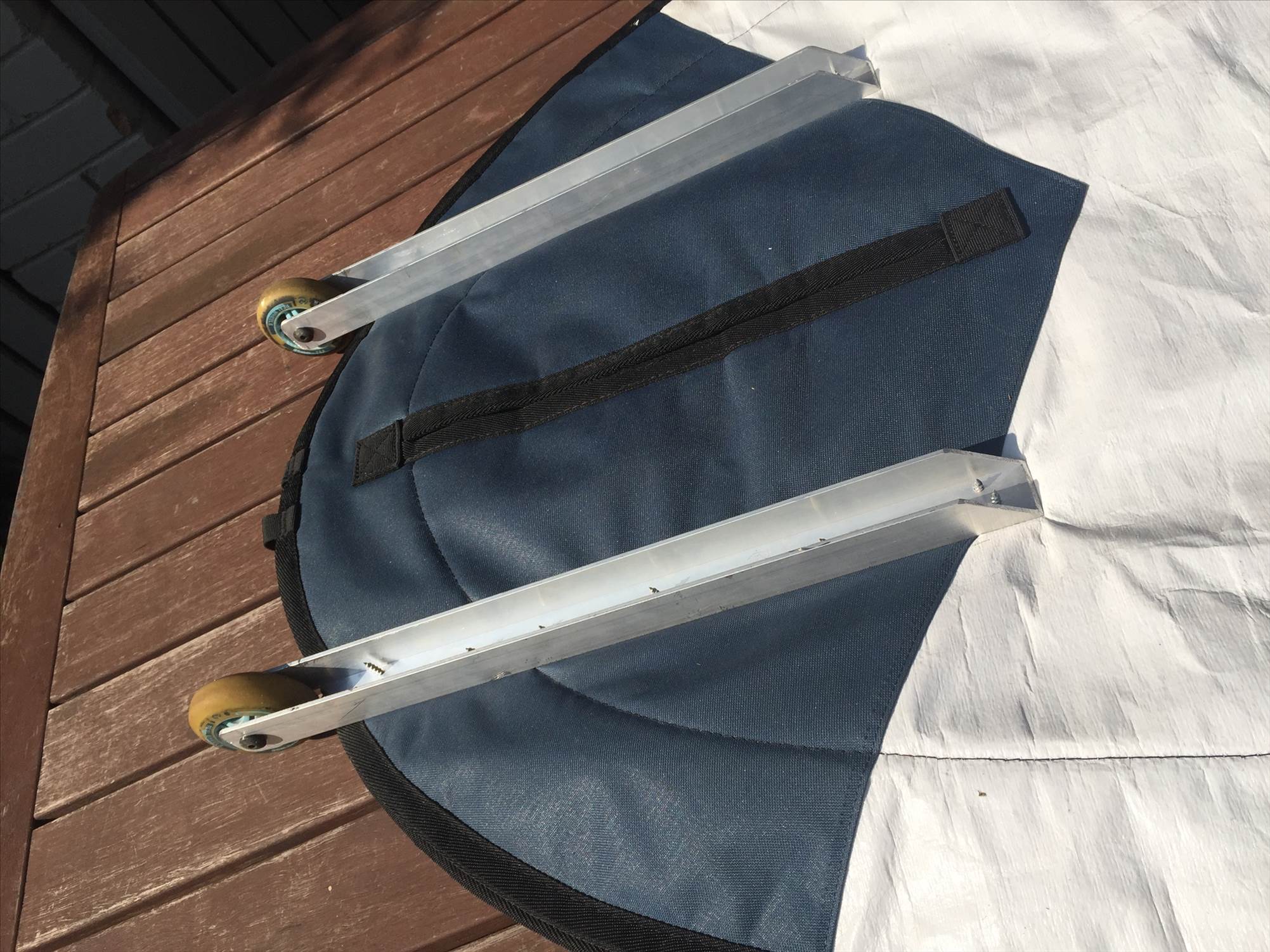 Board bag rollers