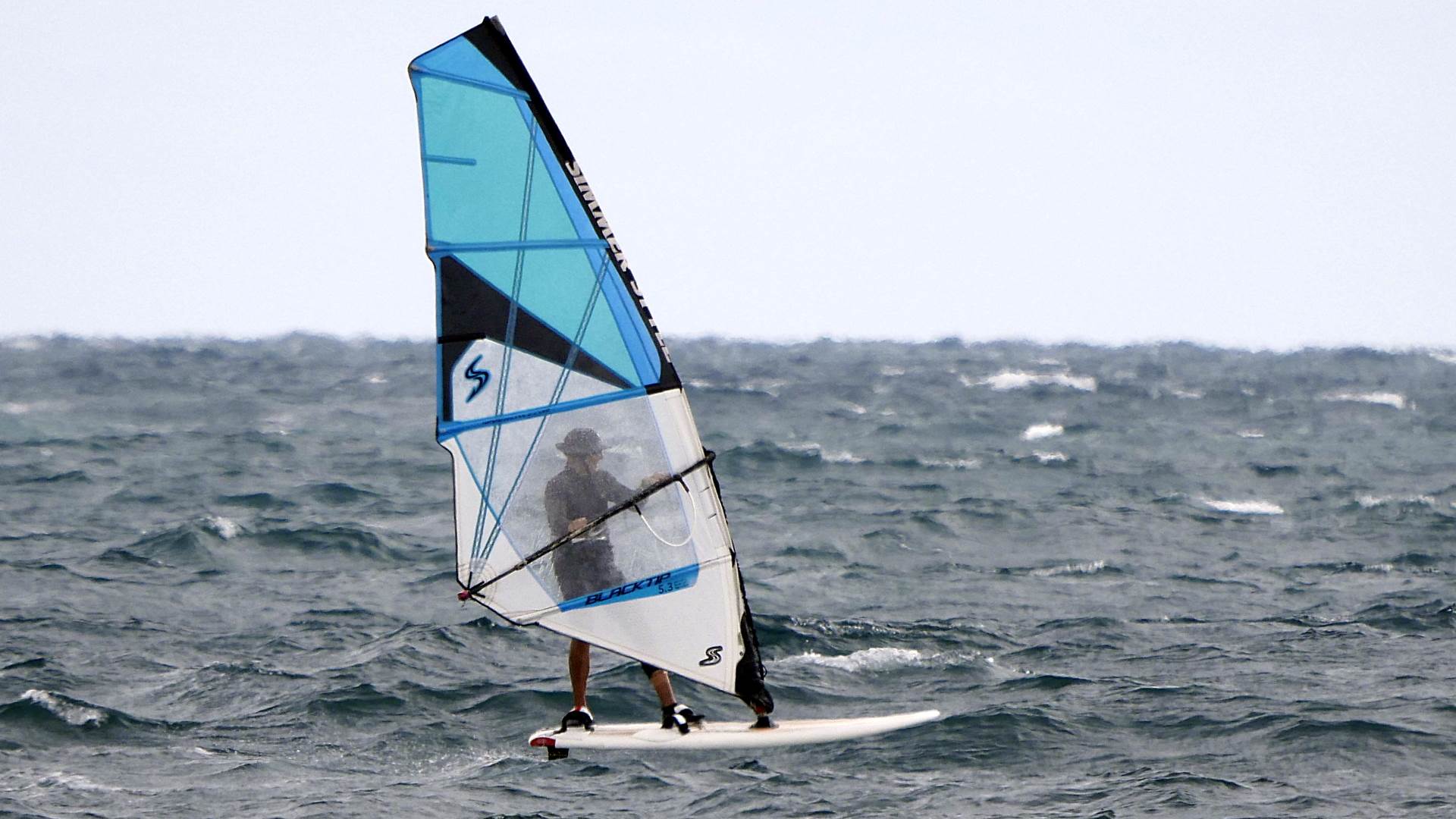 Foiling Cottesloe