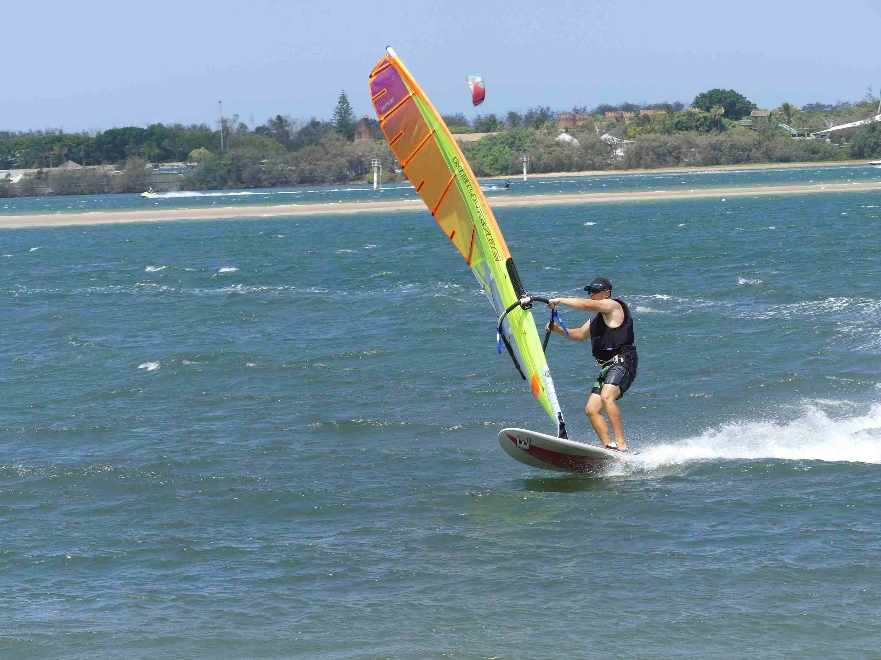 SE 20-25 knots