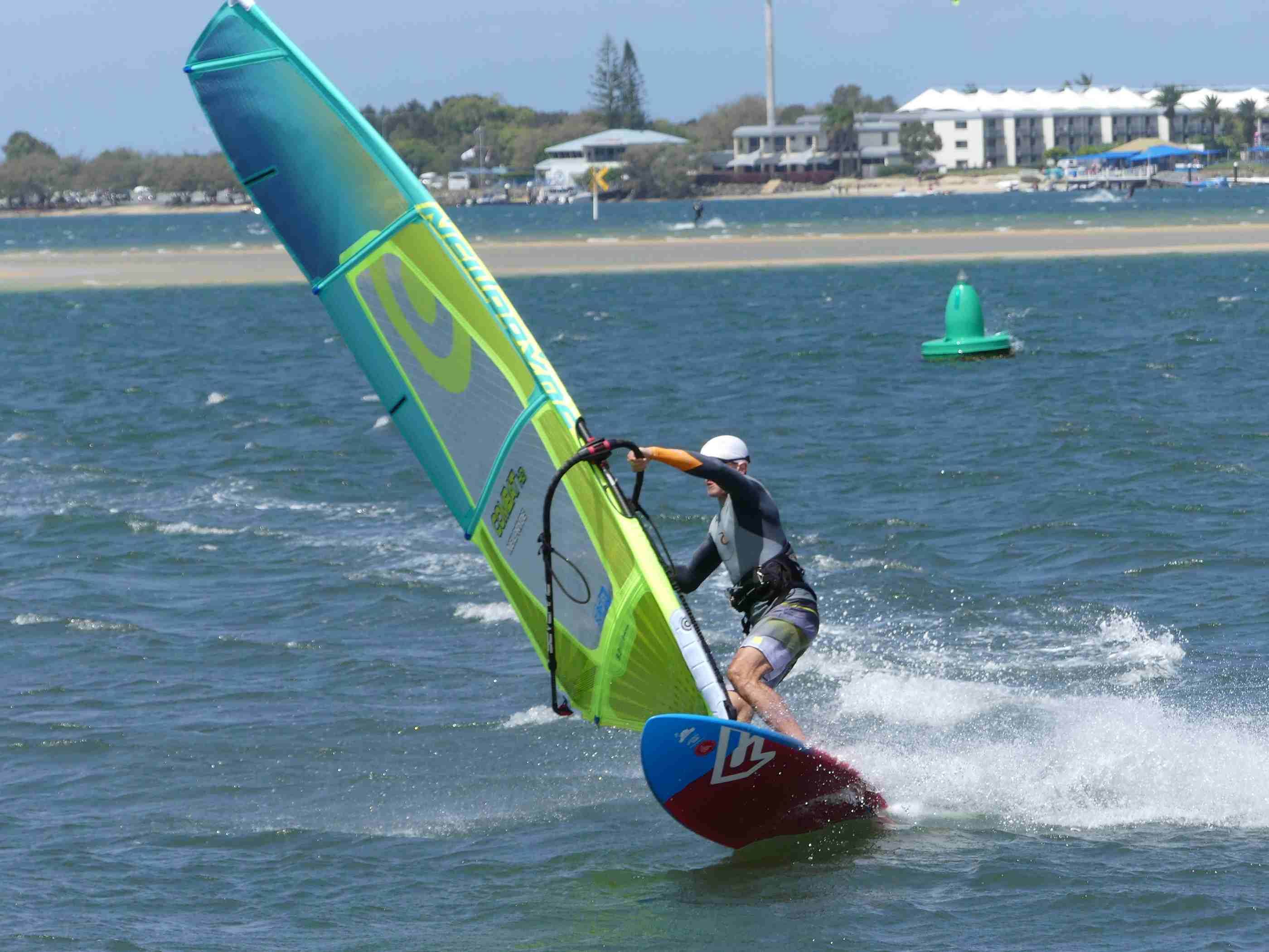 SE 20-25 knots