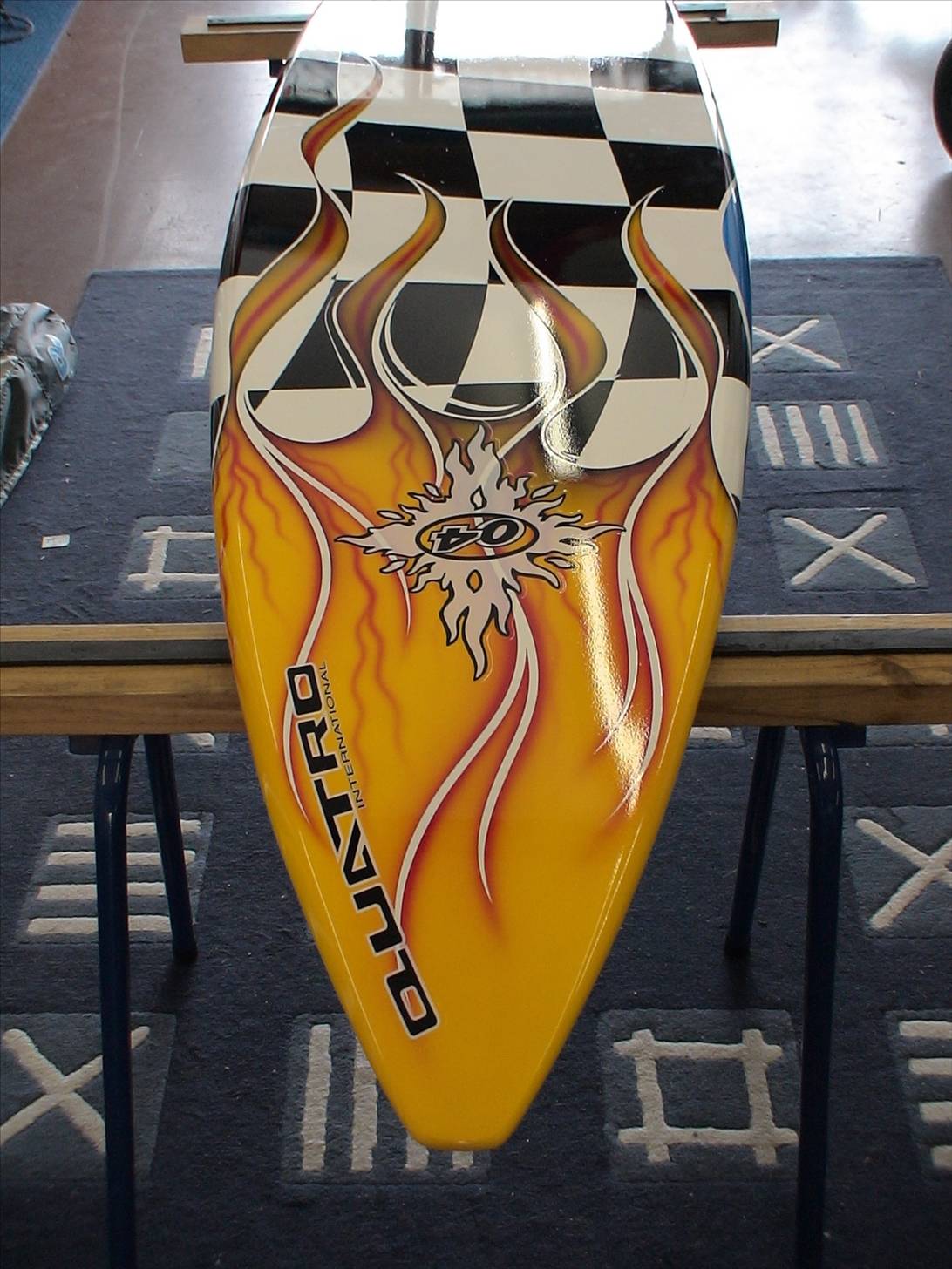 Quatro Custom 78 roundtail