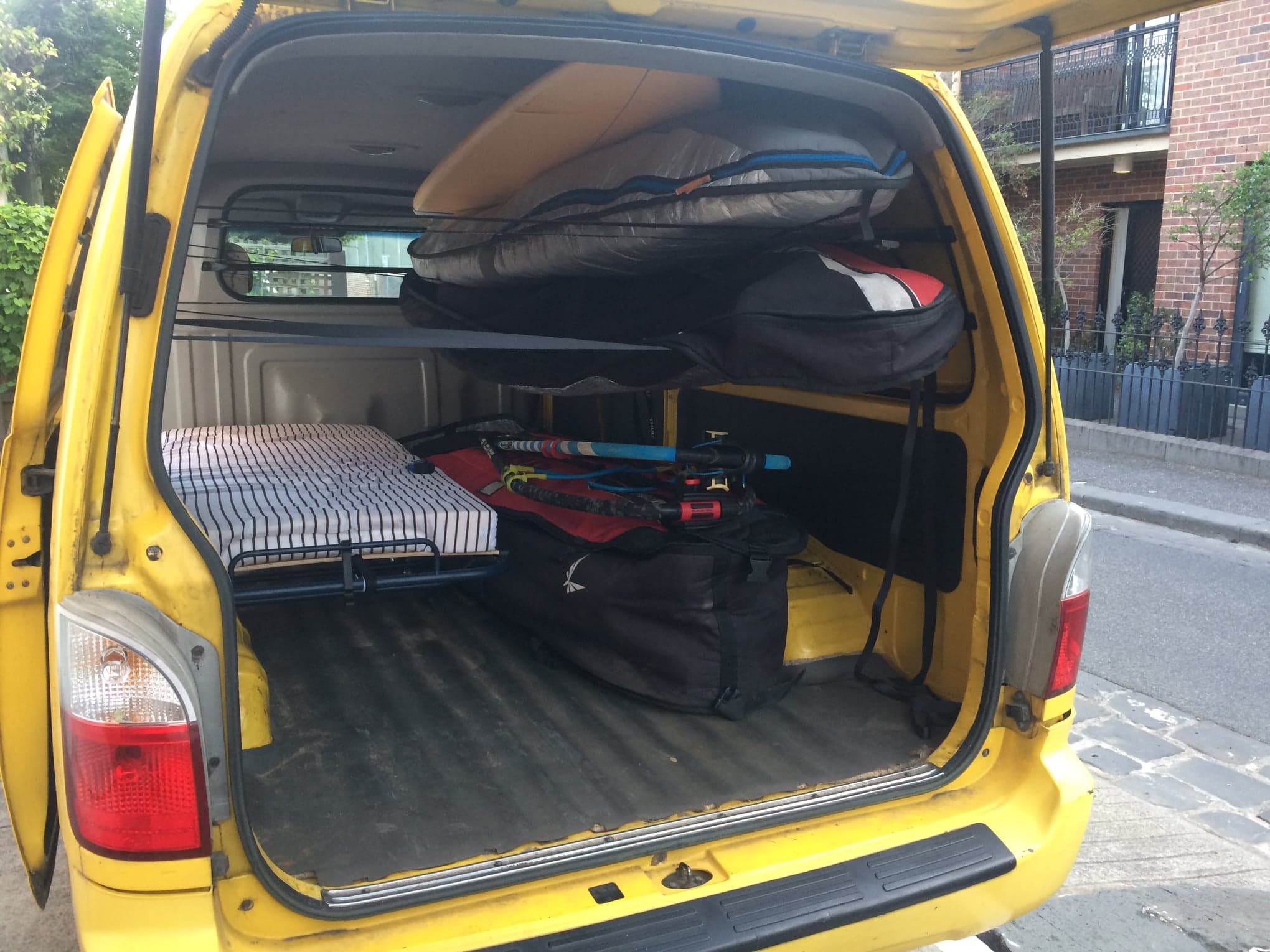 Kia Pregio van storage