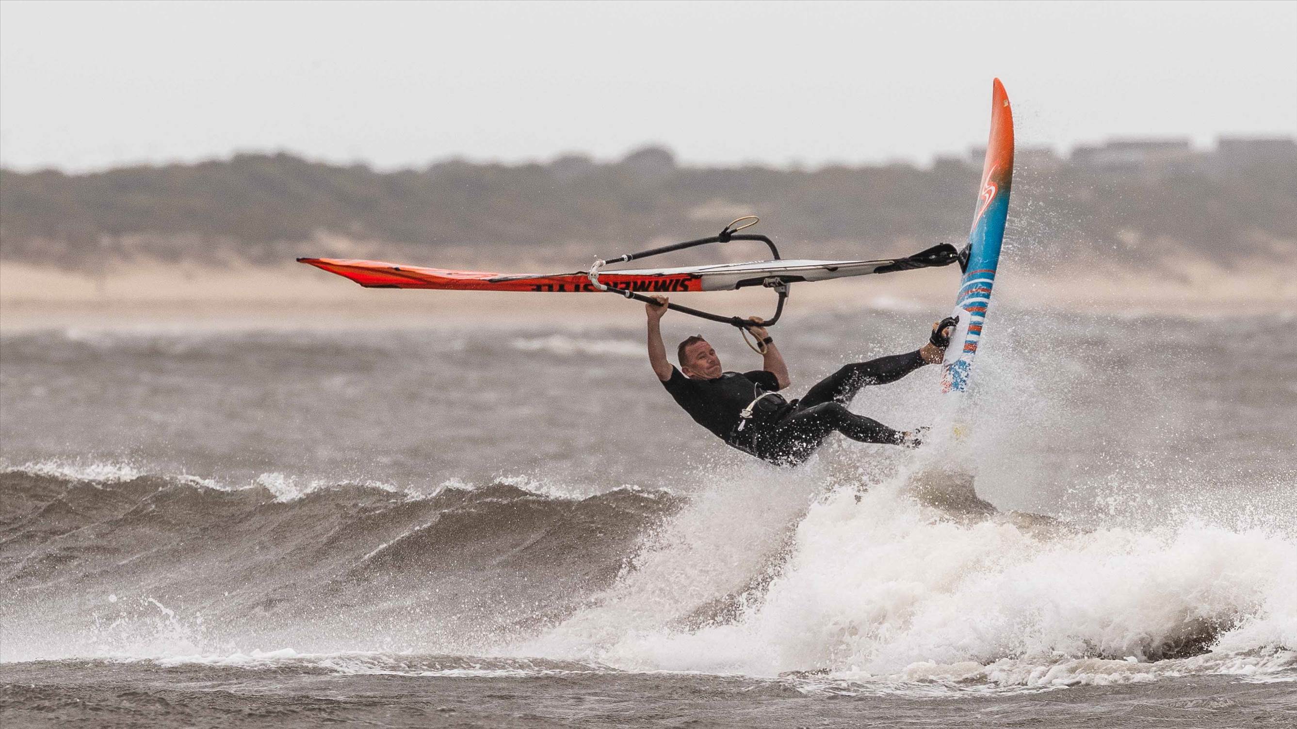 Point Danger windsurfing 19 Feb 2020
