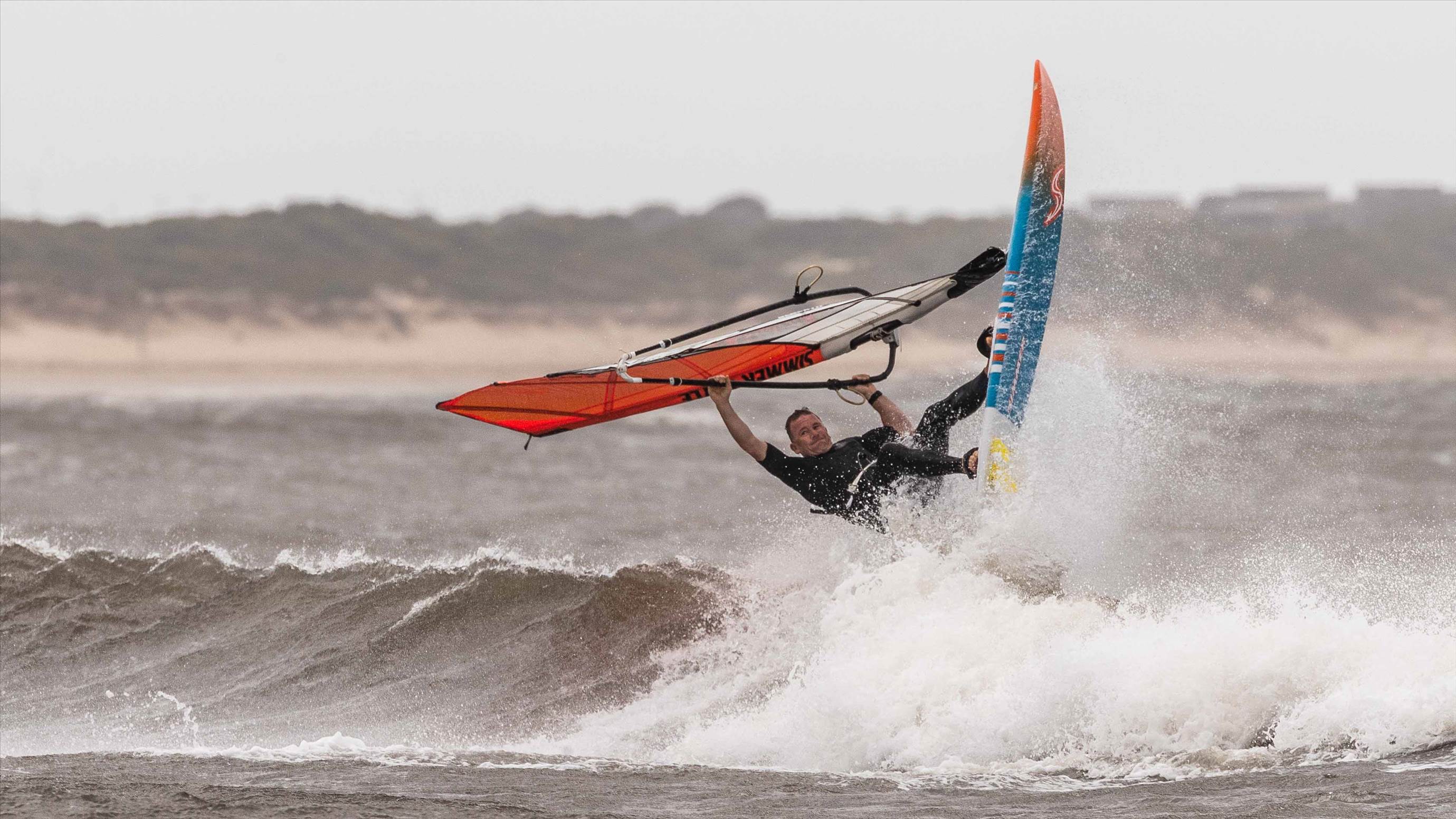 Point Danger windsurfing 19 Feb 2020