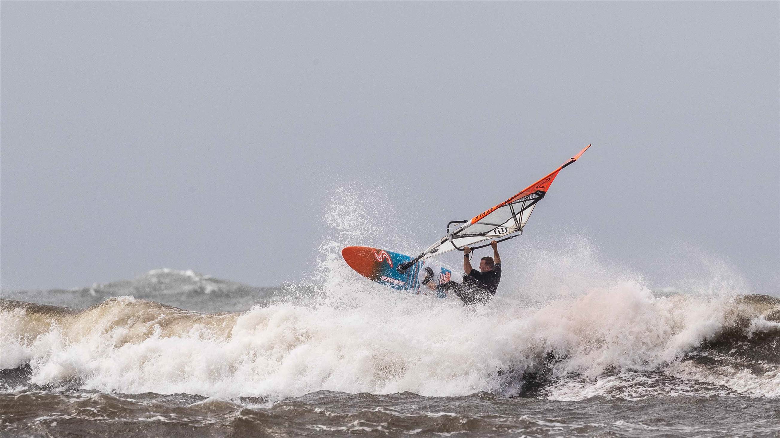 Point Danger windsurfing 19 Feb 2020