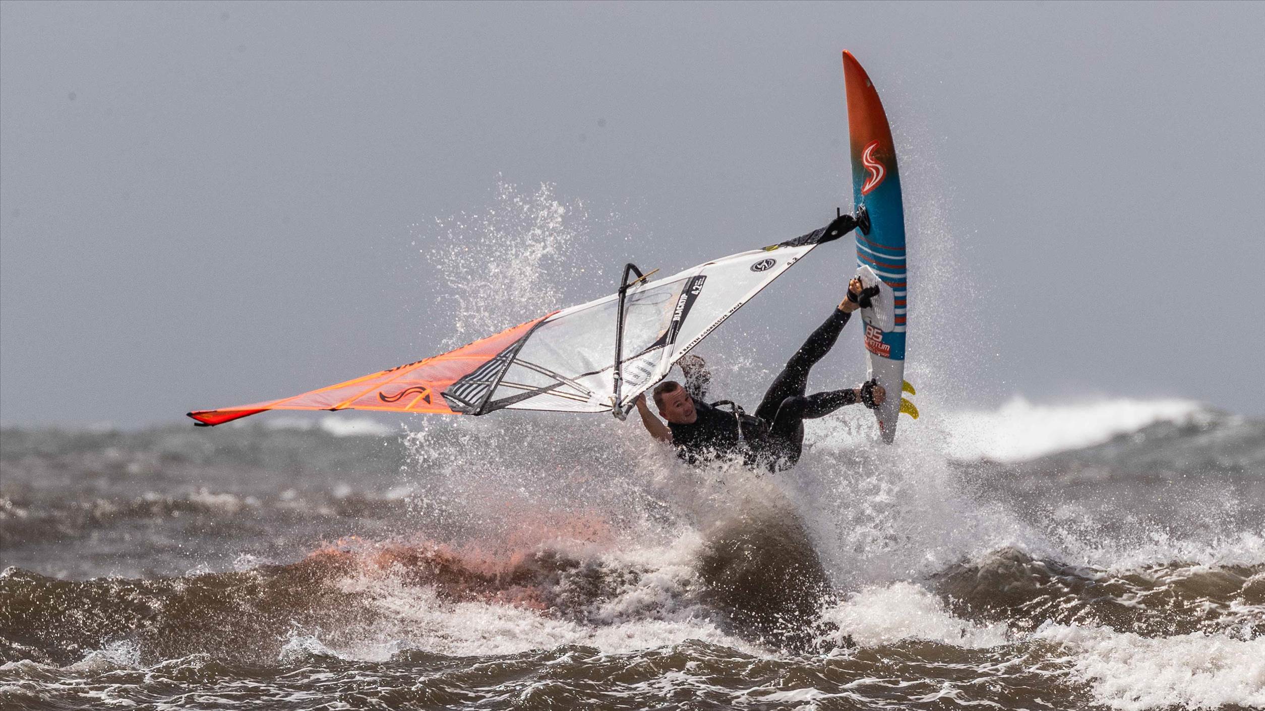 Point Danger windsurfing 19 Feb 2020