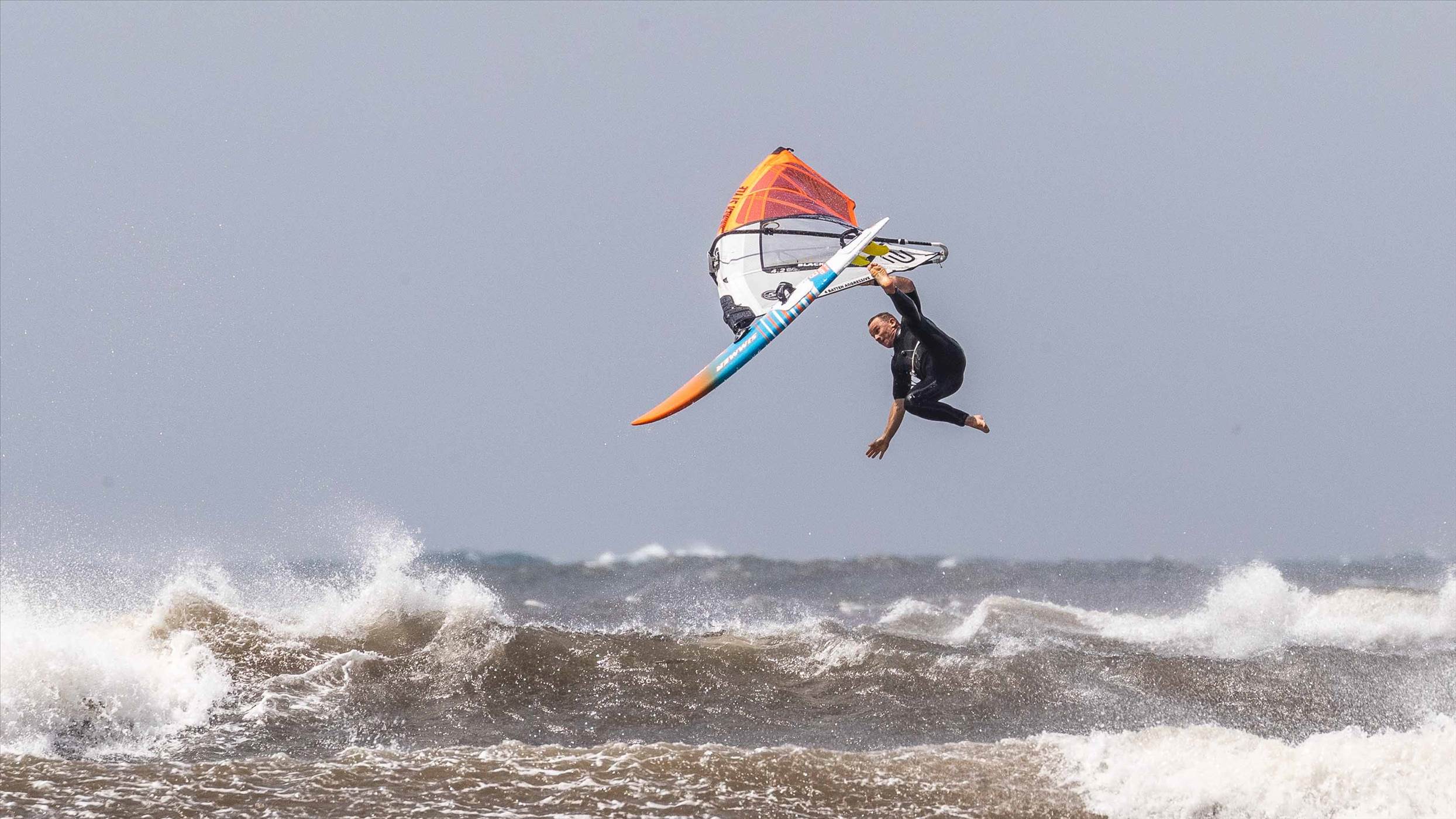 Point Danger windsurfing 19 Feb 2020