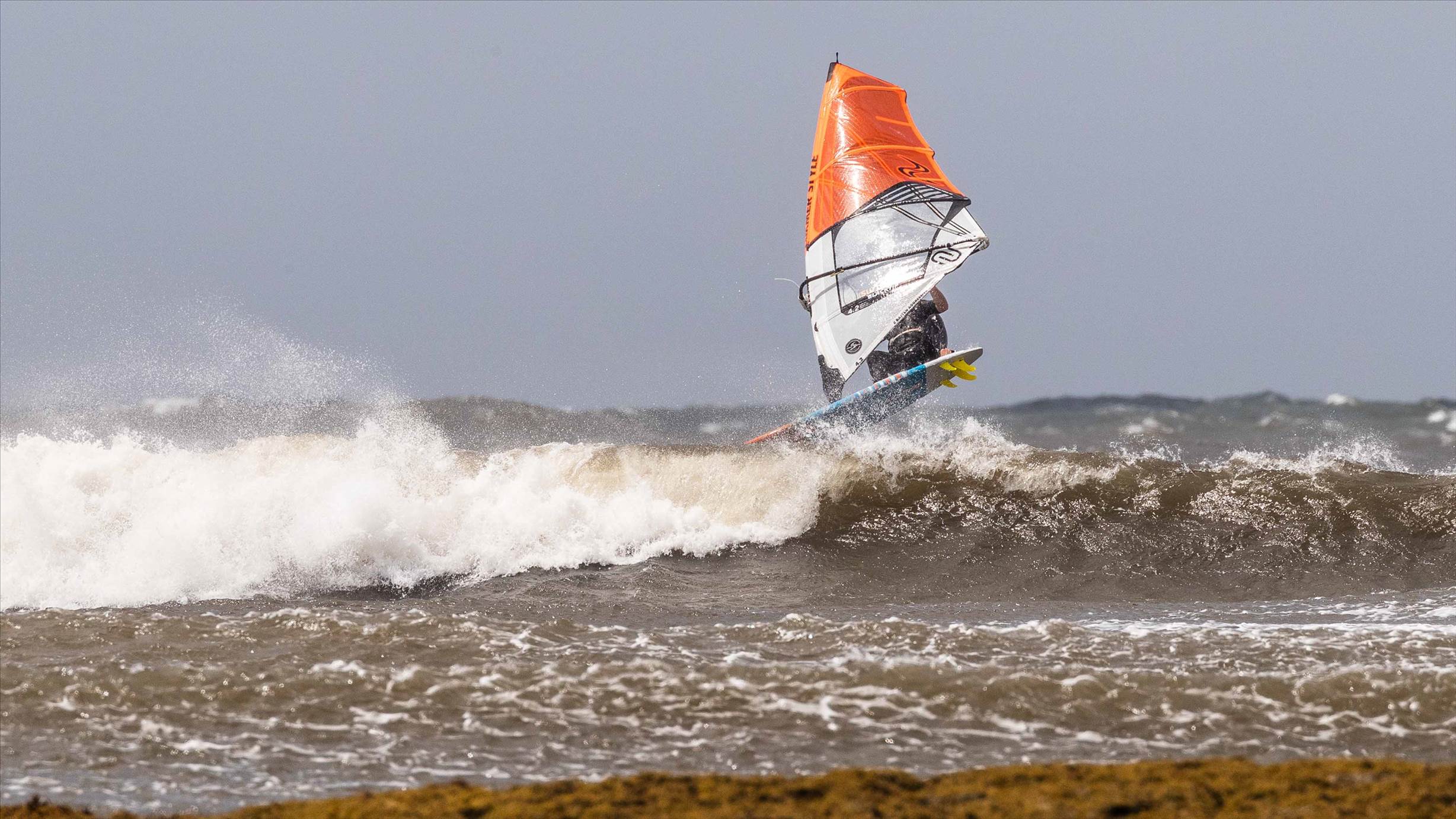 Point Danger windsurfing 19 Feb 2020