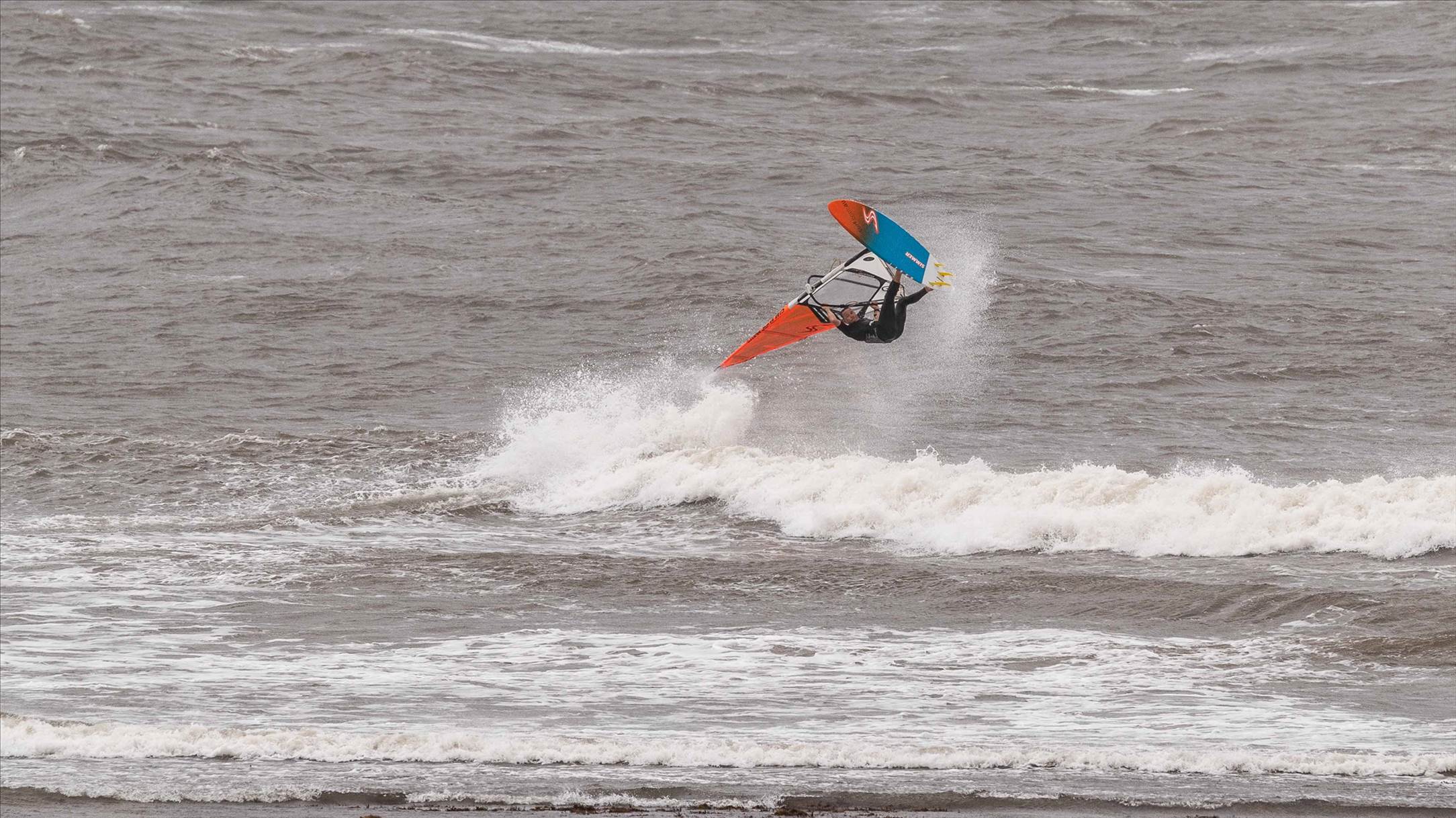 Point Danger windsurfing 19 Feb 2020