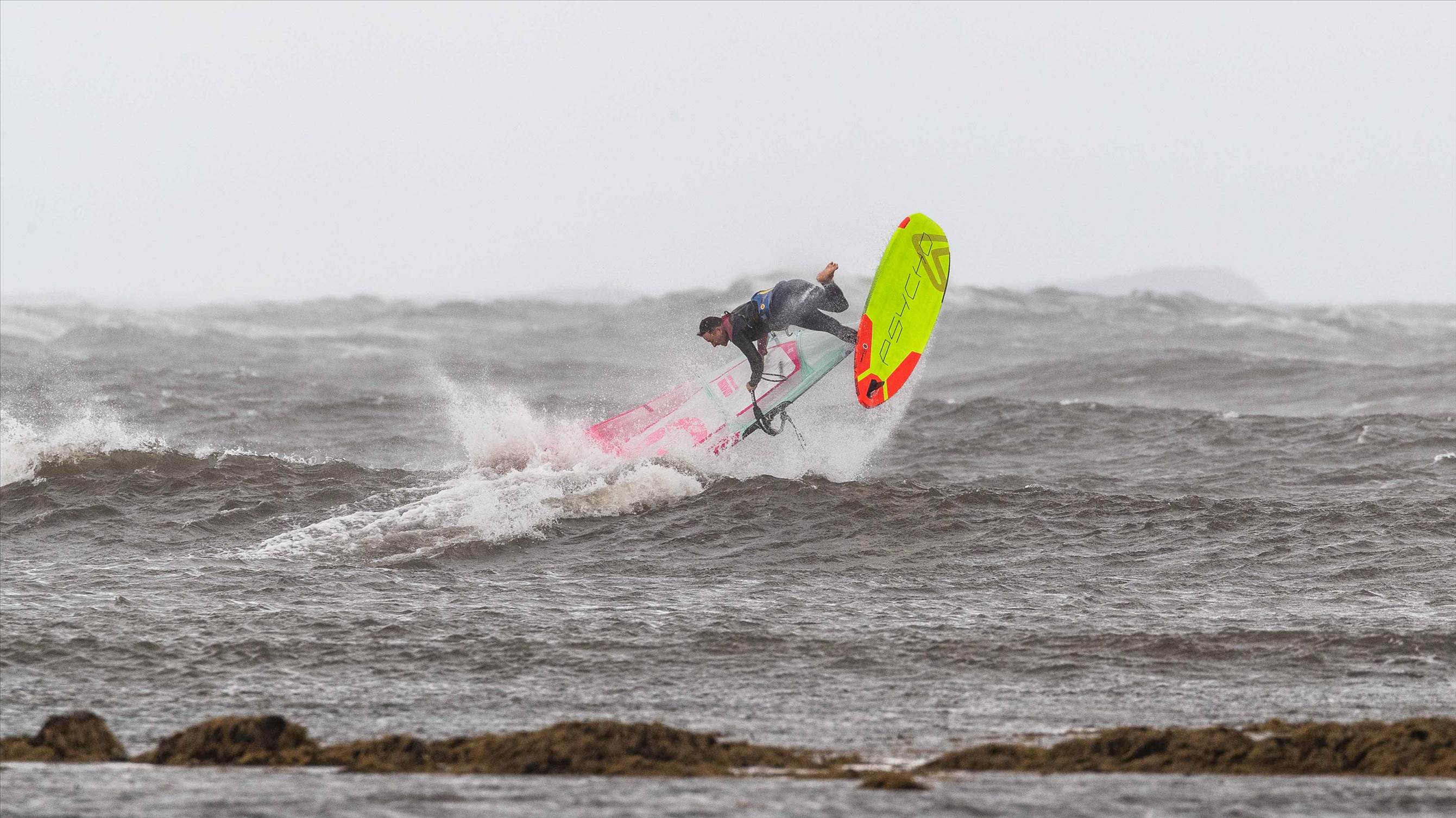 Point Danger windsurfing 19 Feb 2020