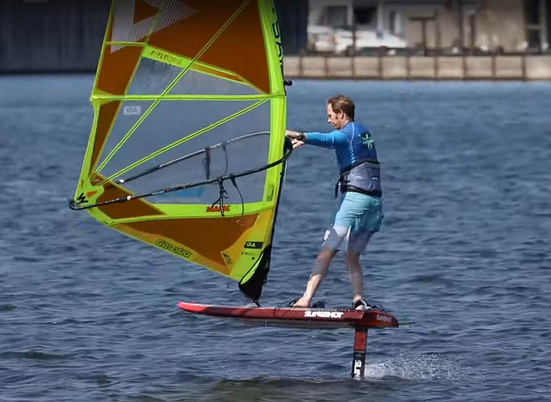 sail on wrong side