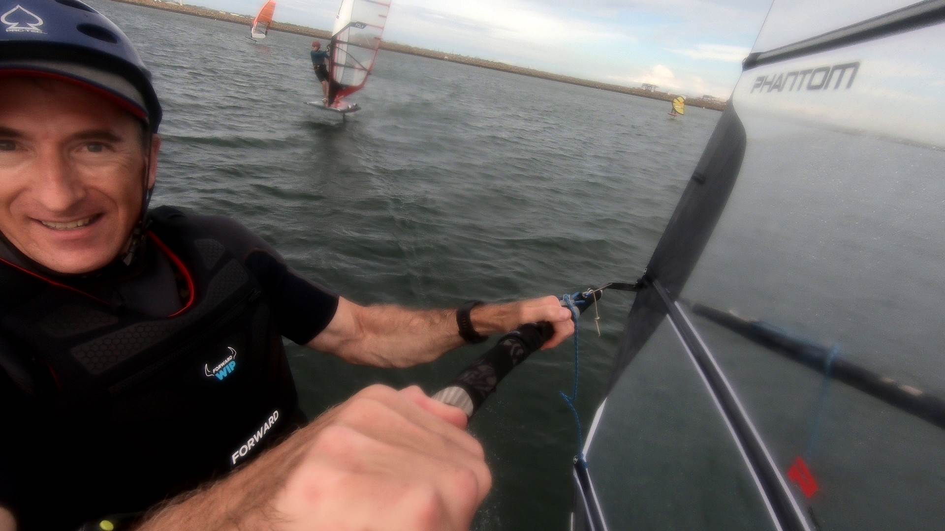 WindFoiling with Friends